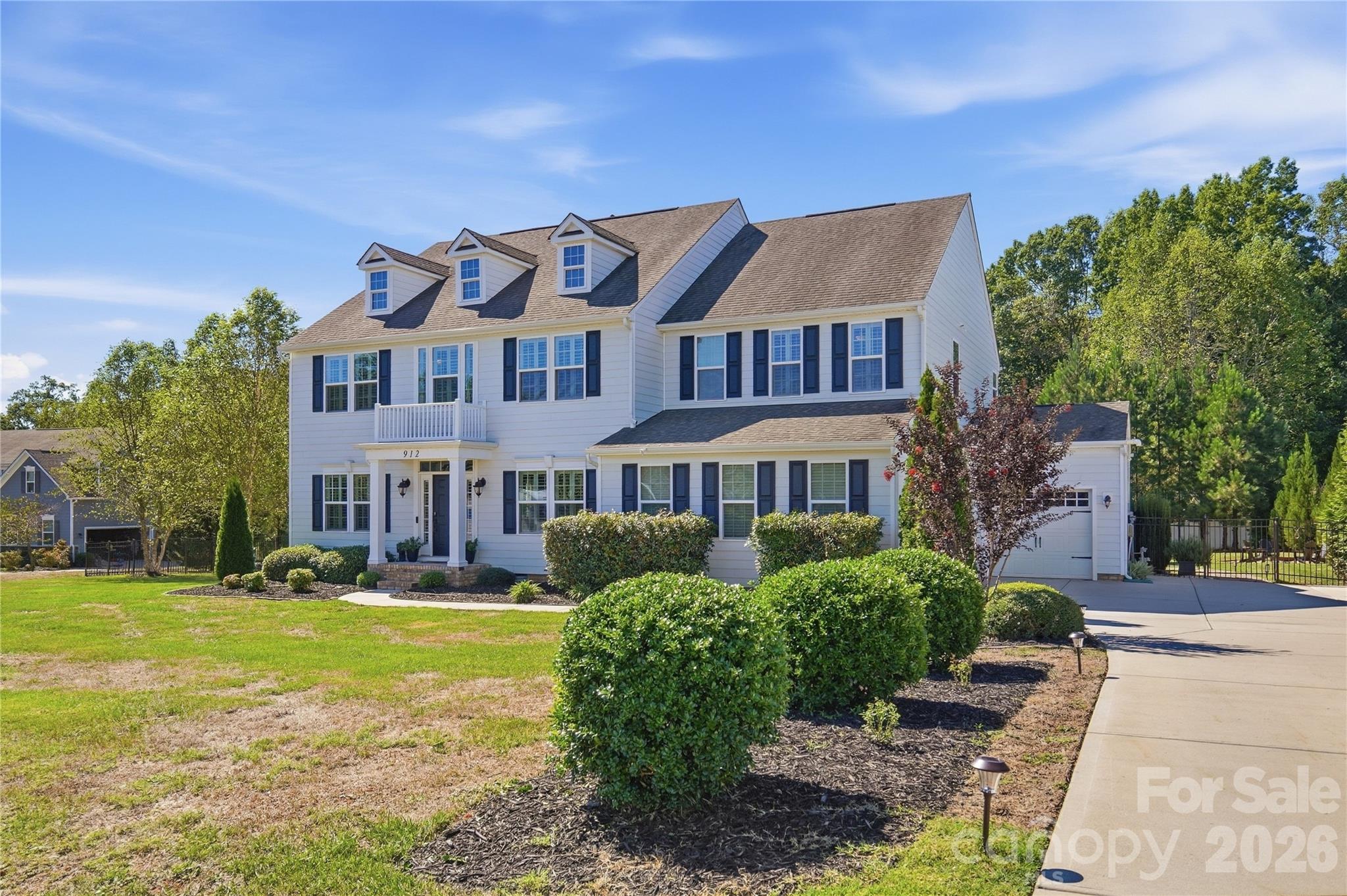 912 Manorwood Drive — photo