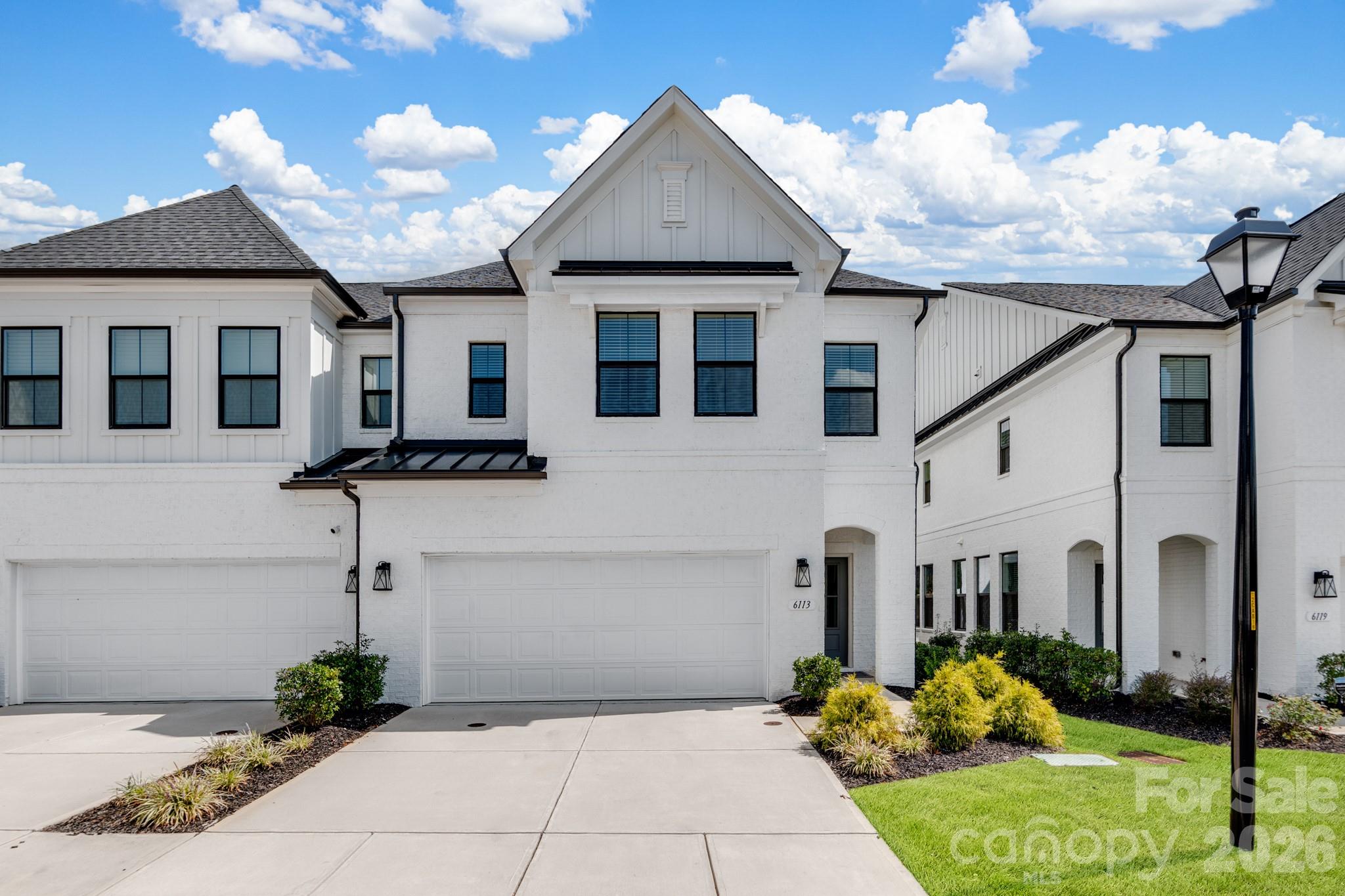 6113 Mariemont Circle — photo