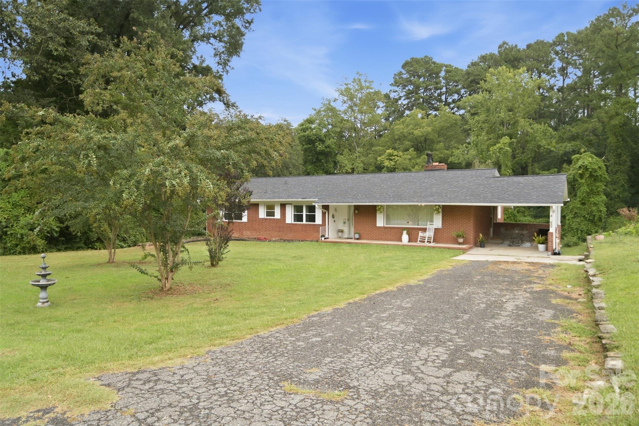 914 Springdale Lane — photo