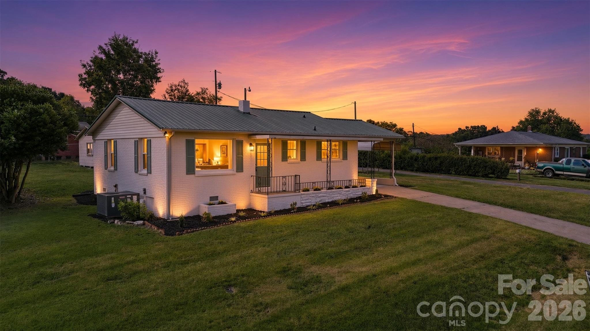 5361 Meadowlane Drive — photo
