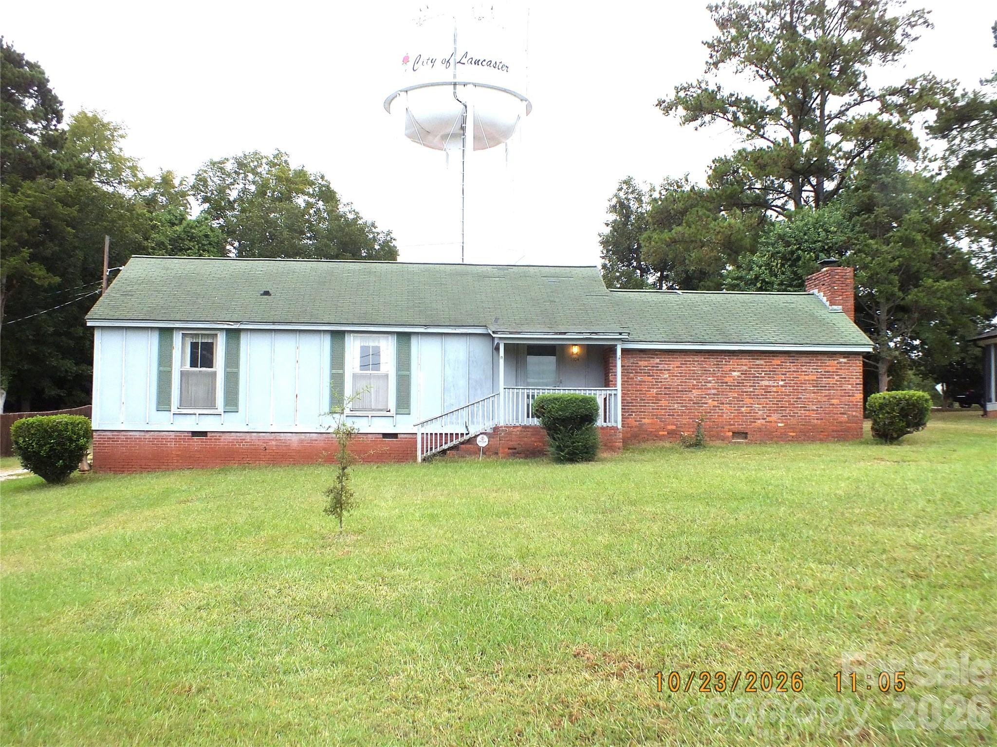 1104 Crestfield Drive — photo