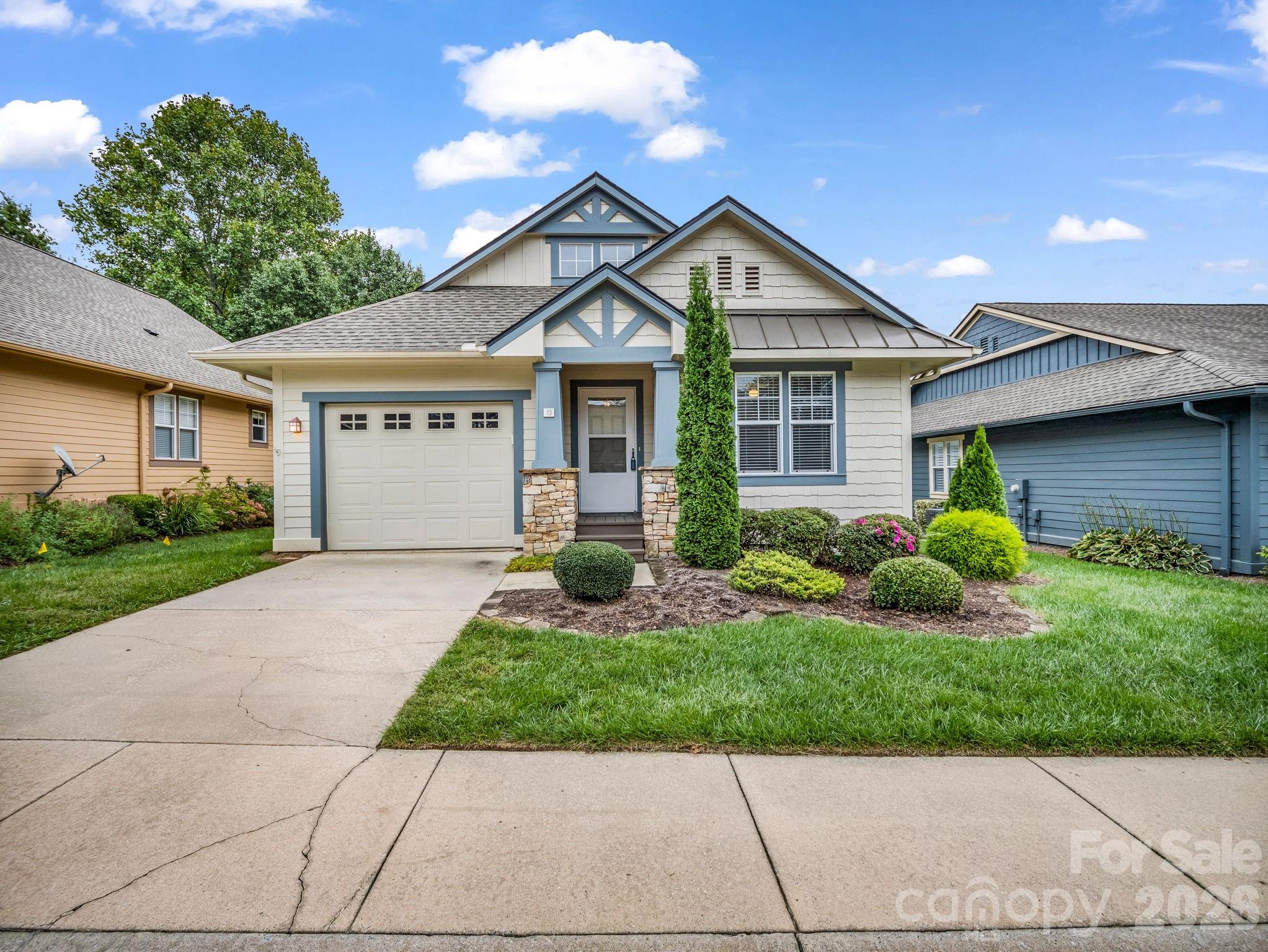 13 Gray Wolf Lane — photo