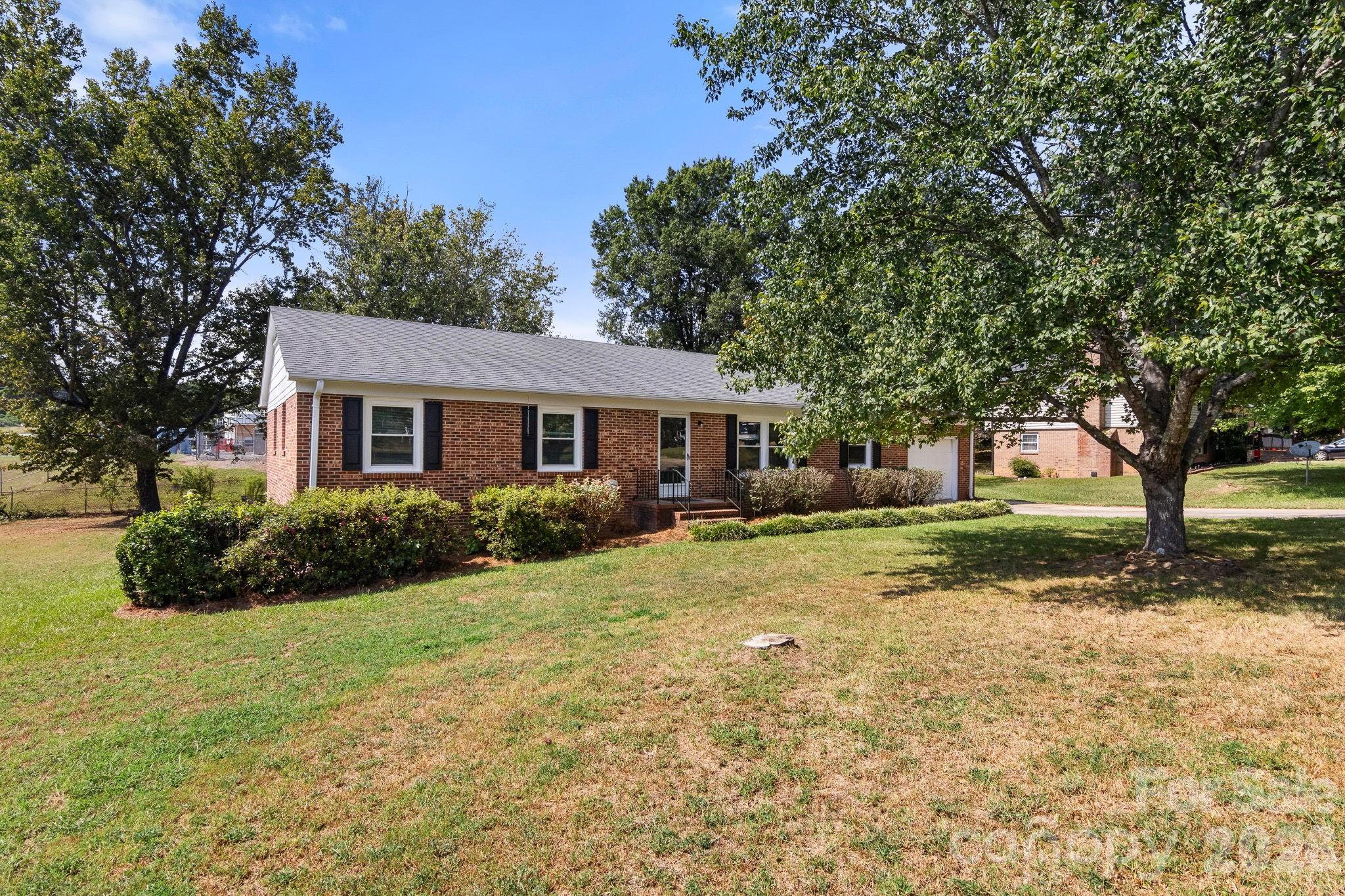 1005 Ramblewood Lane — photo