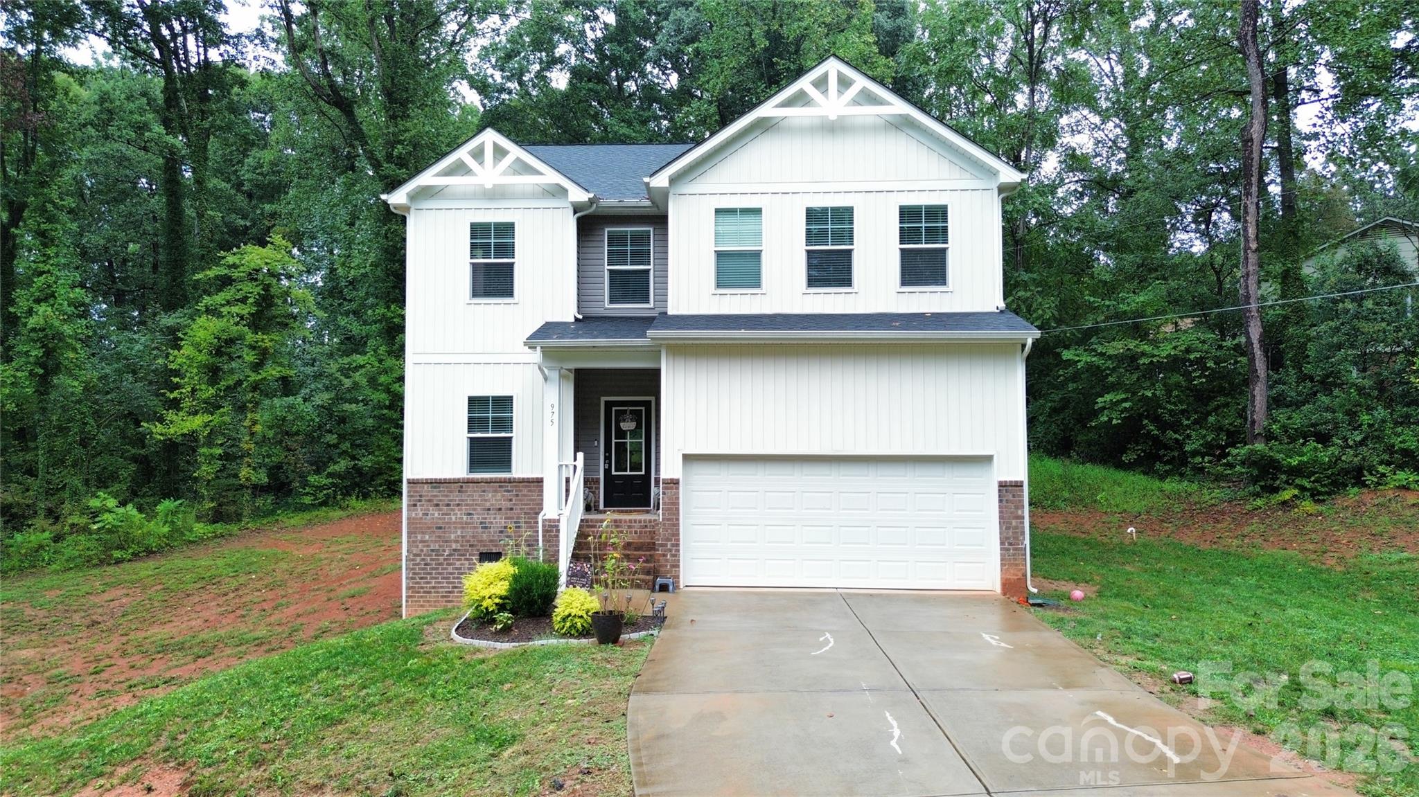 975 General Hoke Drive — photo