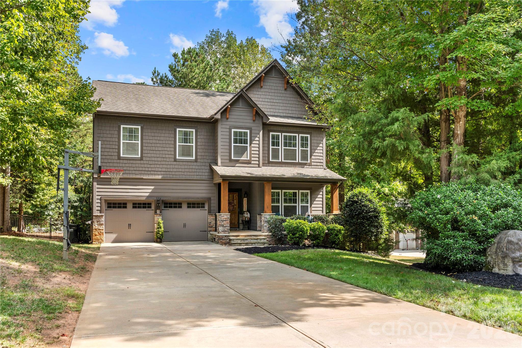 1324 Huntcliff Drive — photo