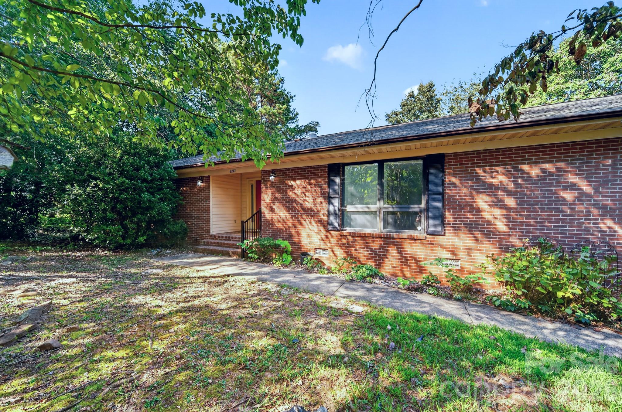 8281 Fairfield Forest Road — photo