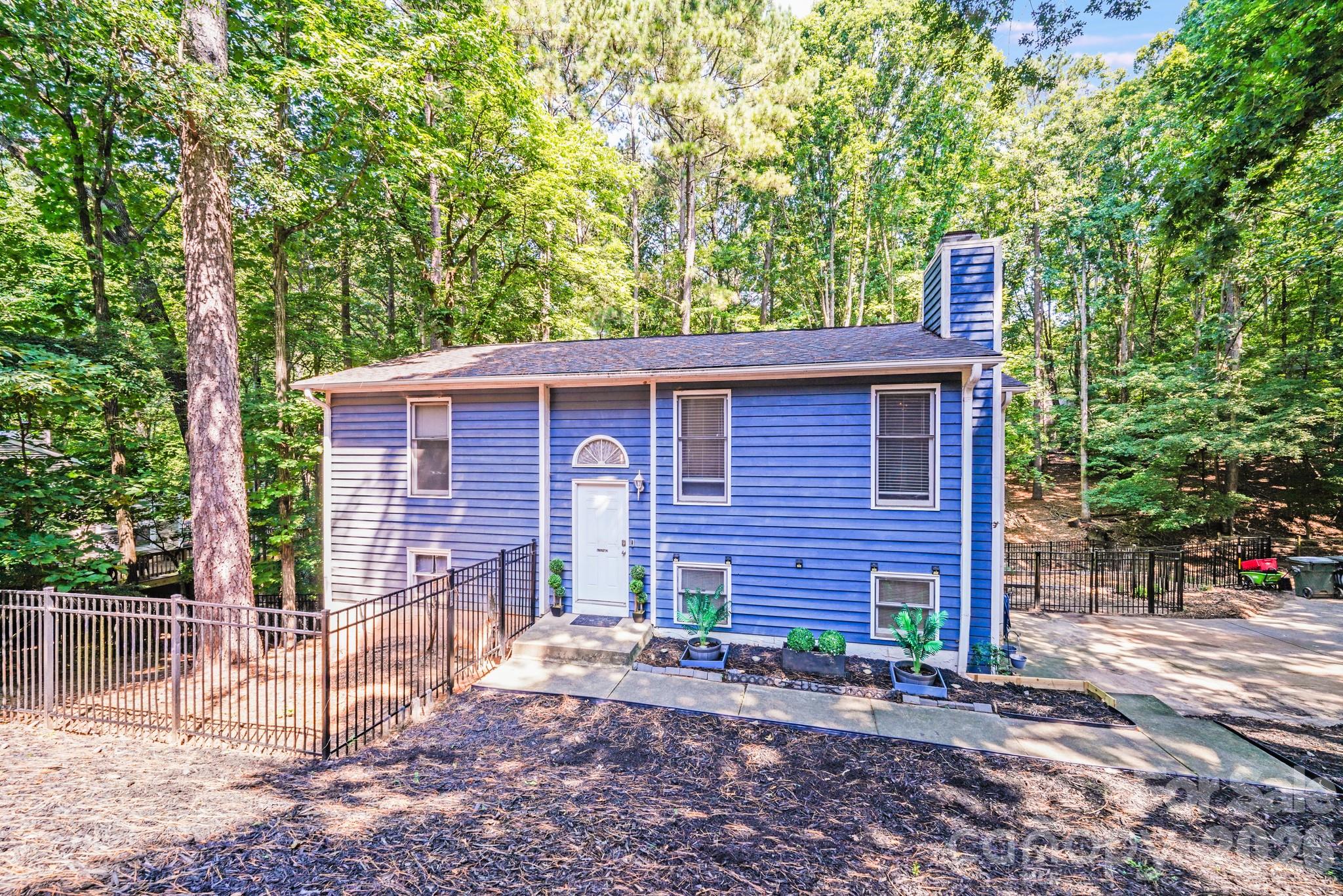 2116 Bon Villa Way — photo