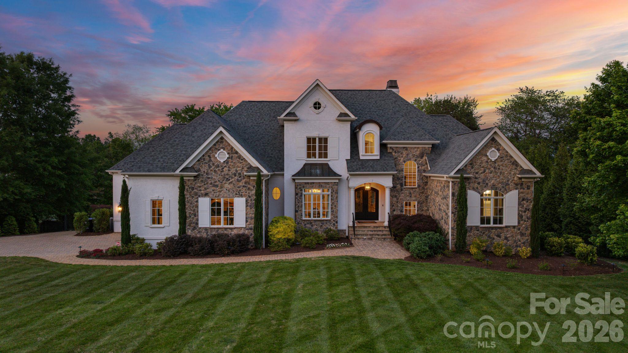 114 Cape Cod Way — photo