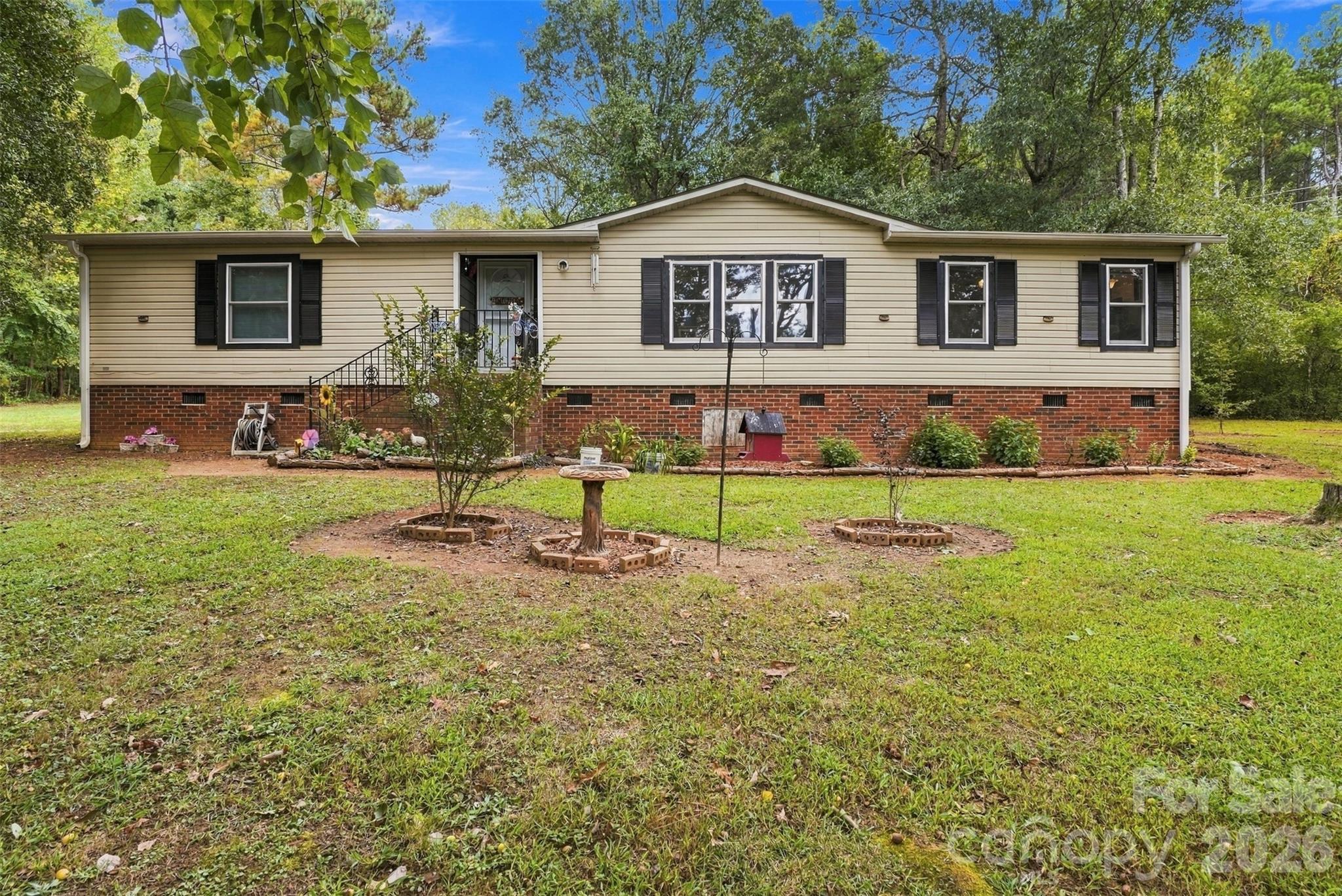 106 Amy Drive — photo