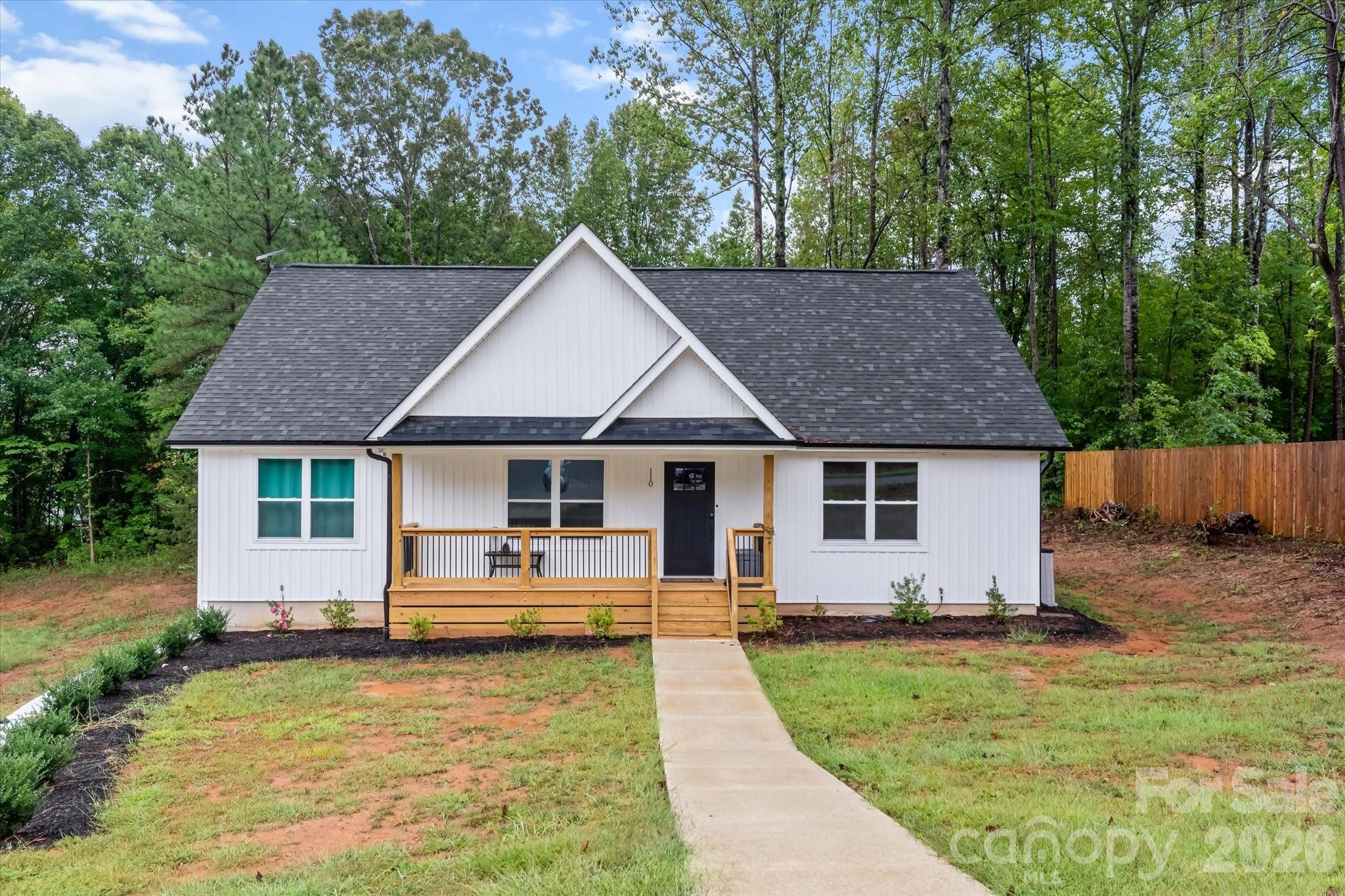 110 S Yadkin River Road — photo