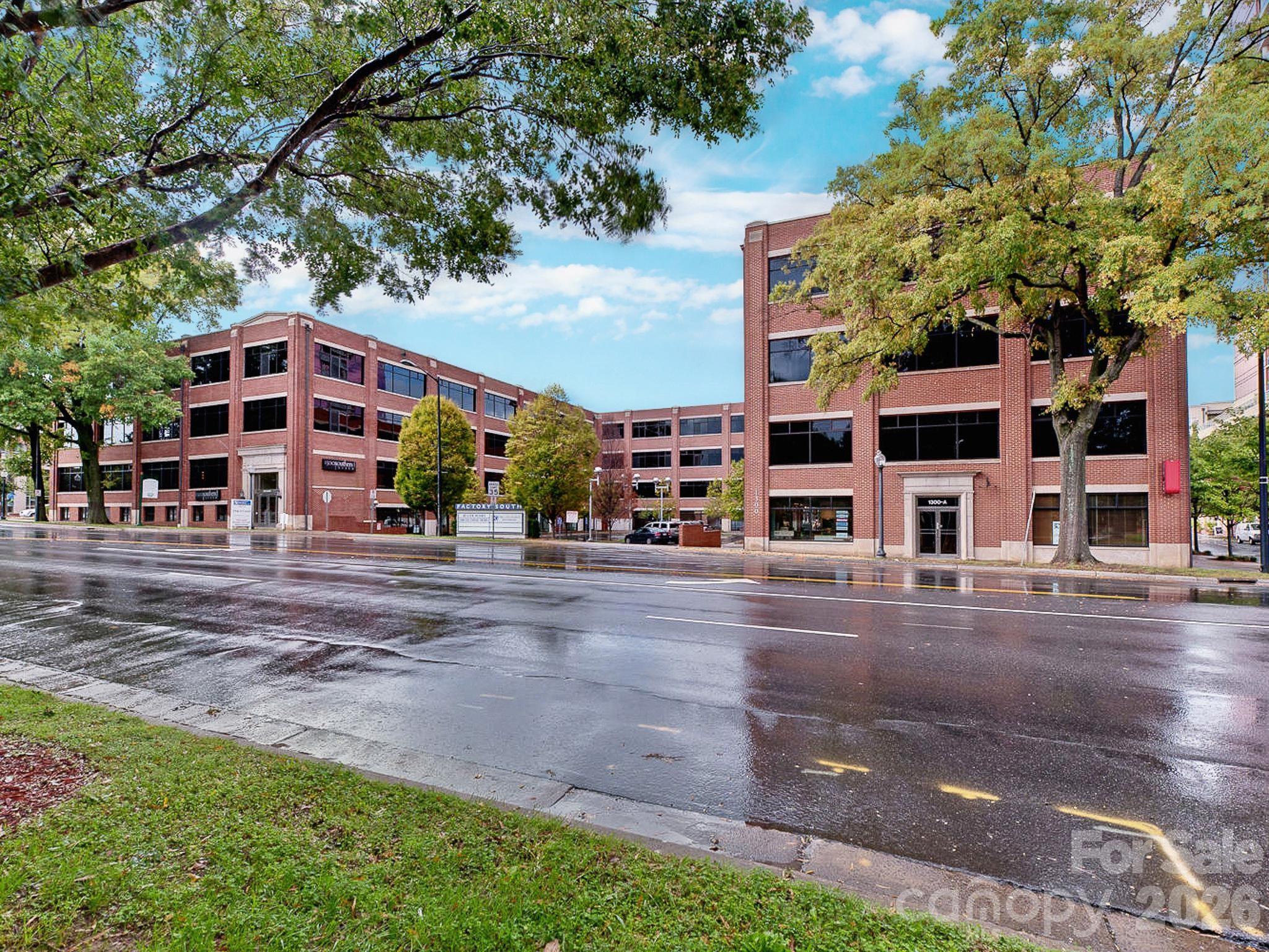 310 Arlington Avenue 418 — photo