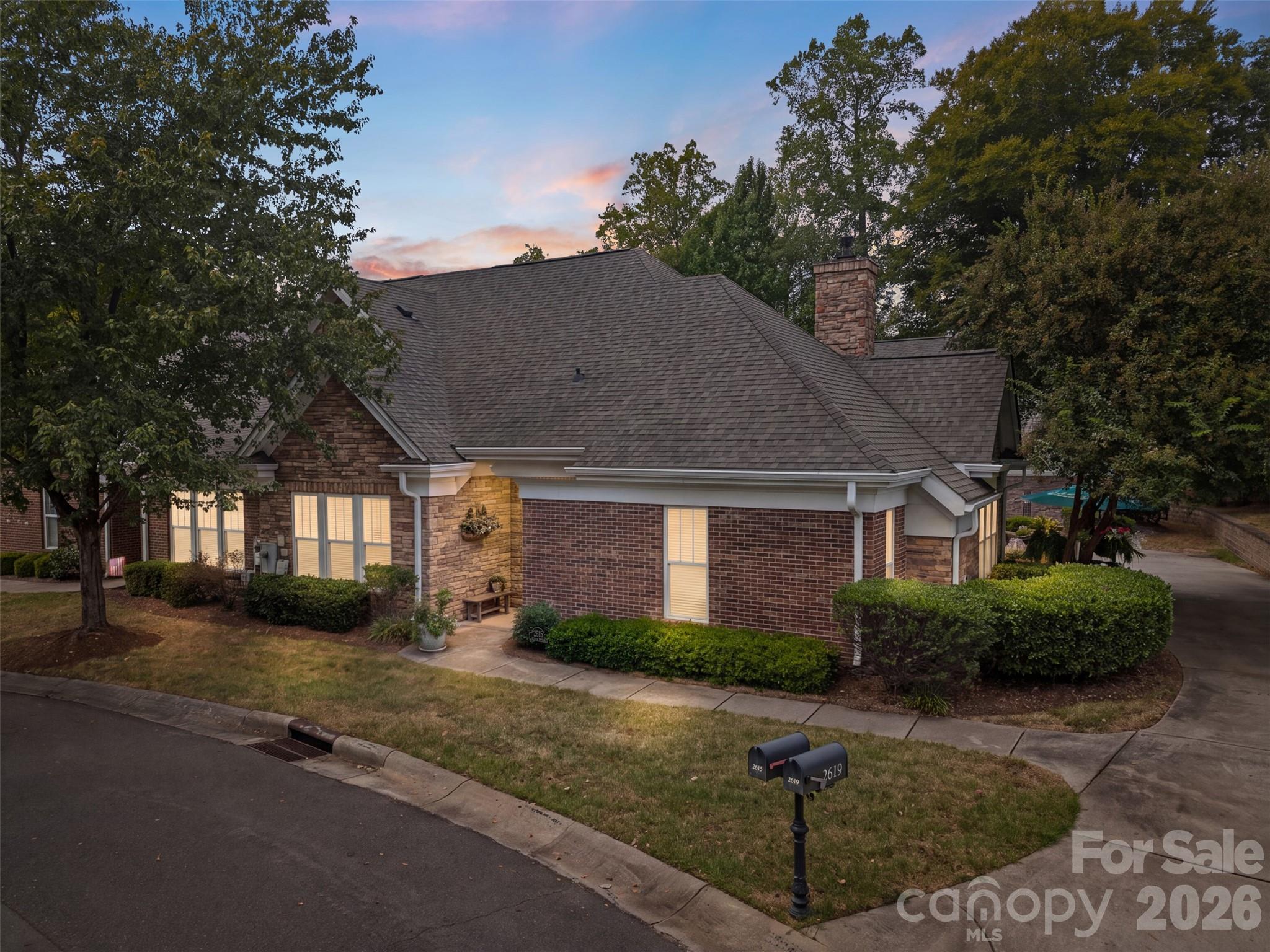 2615 Circa Drive — photo