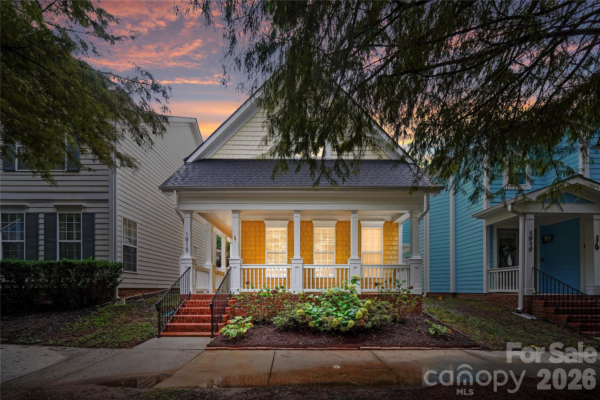 1915 Lela Avenue — photo