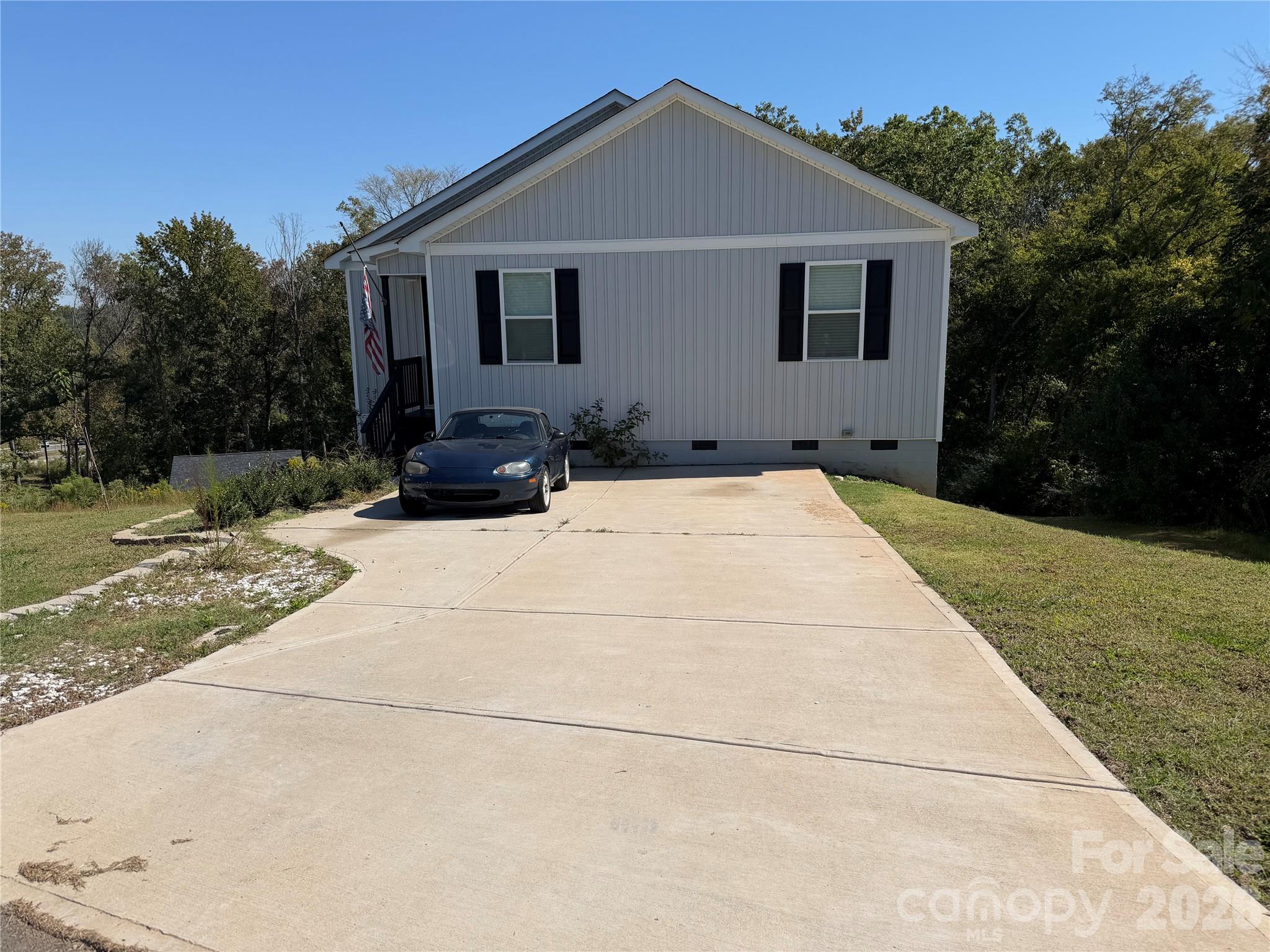 102 Snyder Court NE — photo