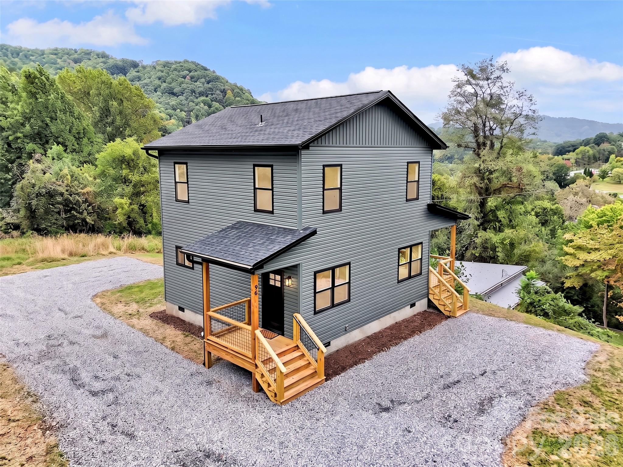 98 Mcelroy Street — photo