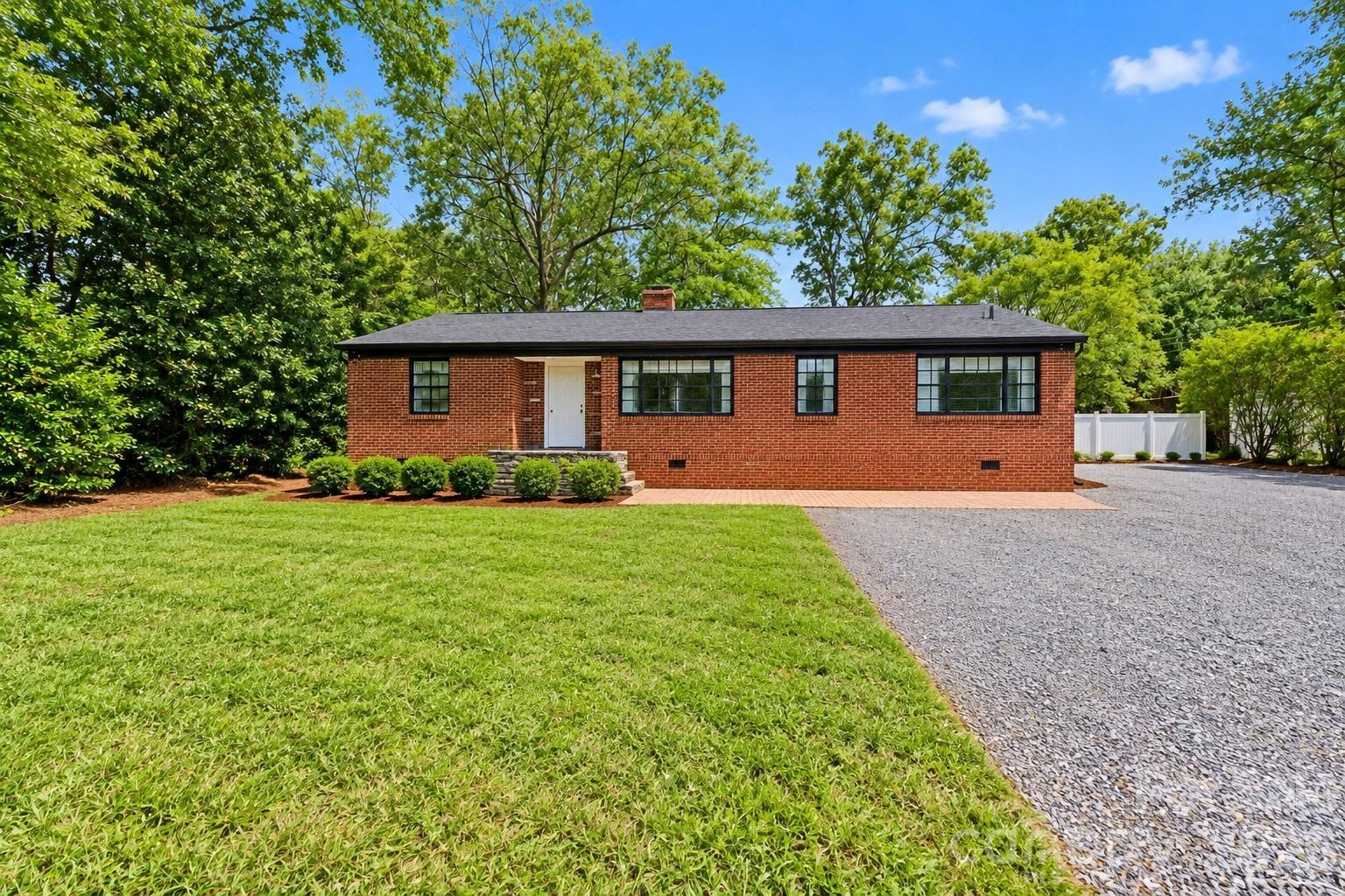 8911 Mt Holly-Huntersville Road — photo