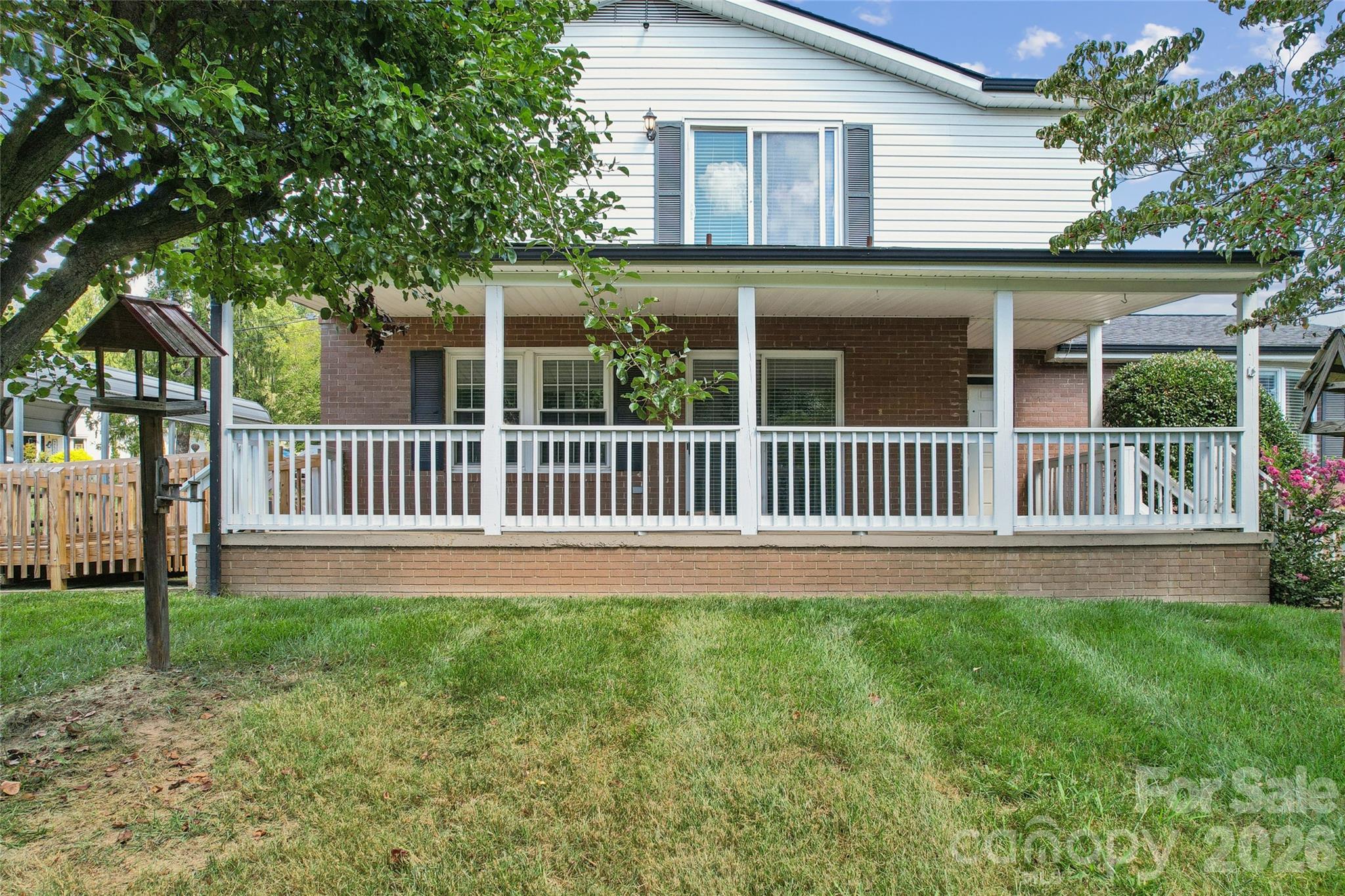7 Indian Trail Road — photo