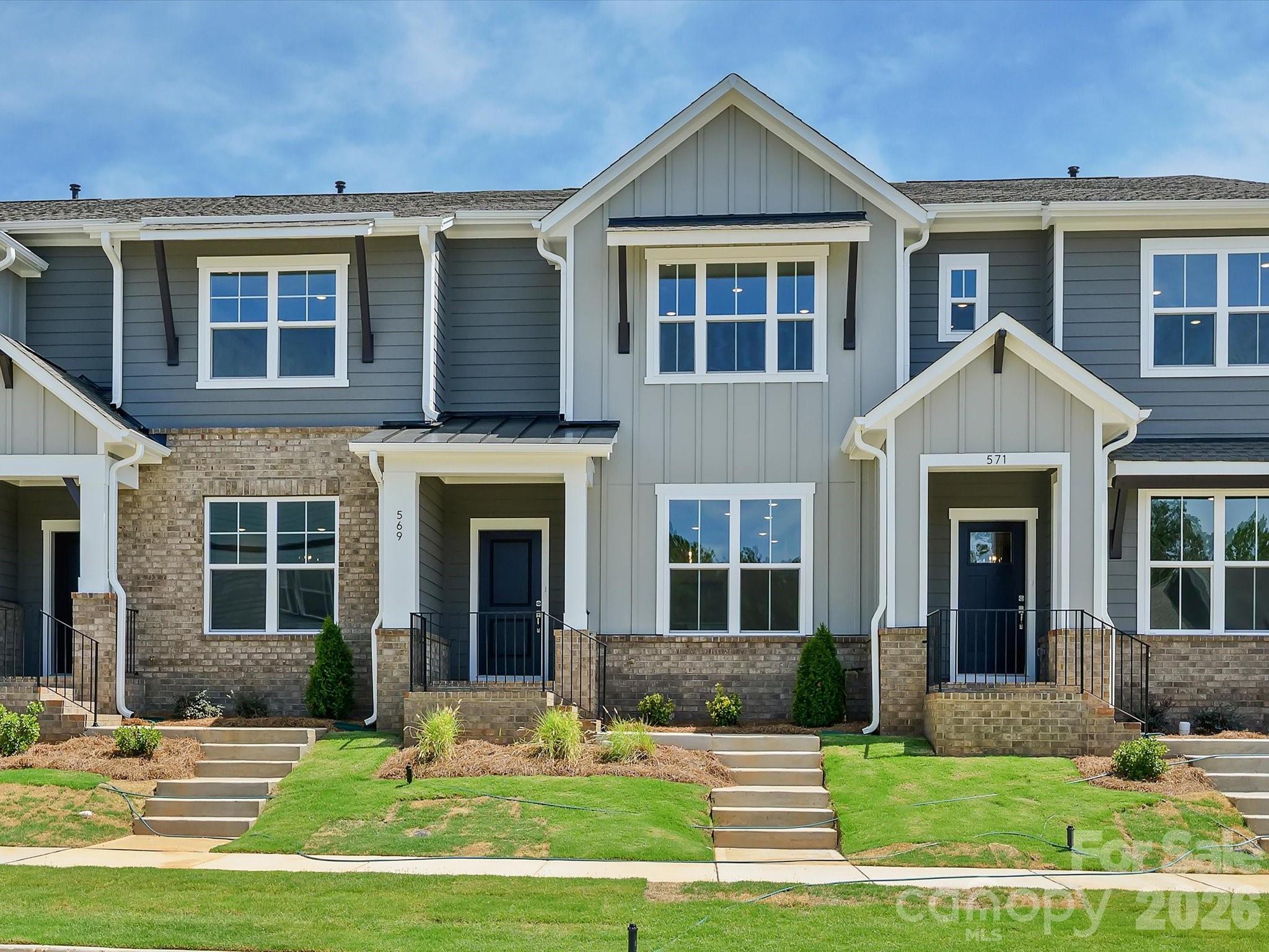 569 Cape Cod Way — photo