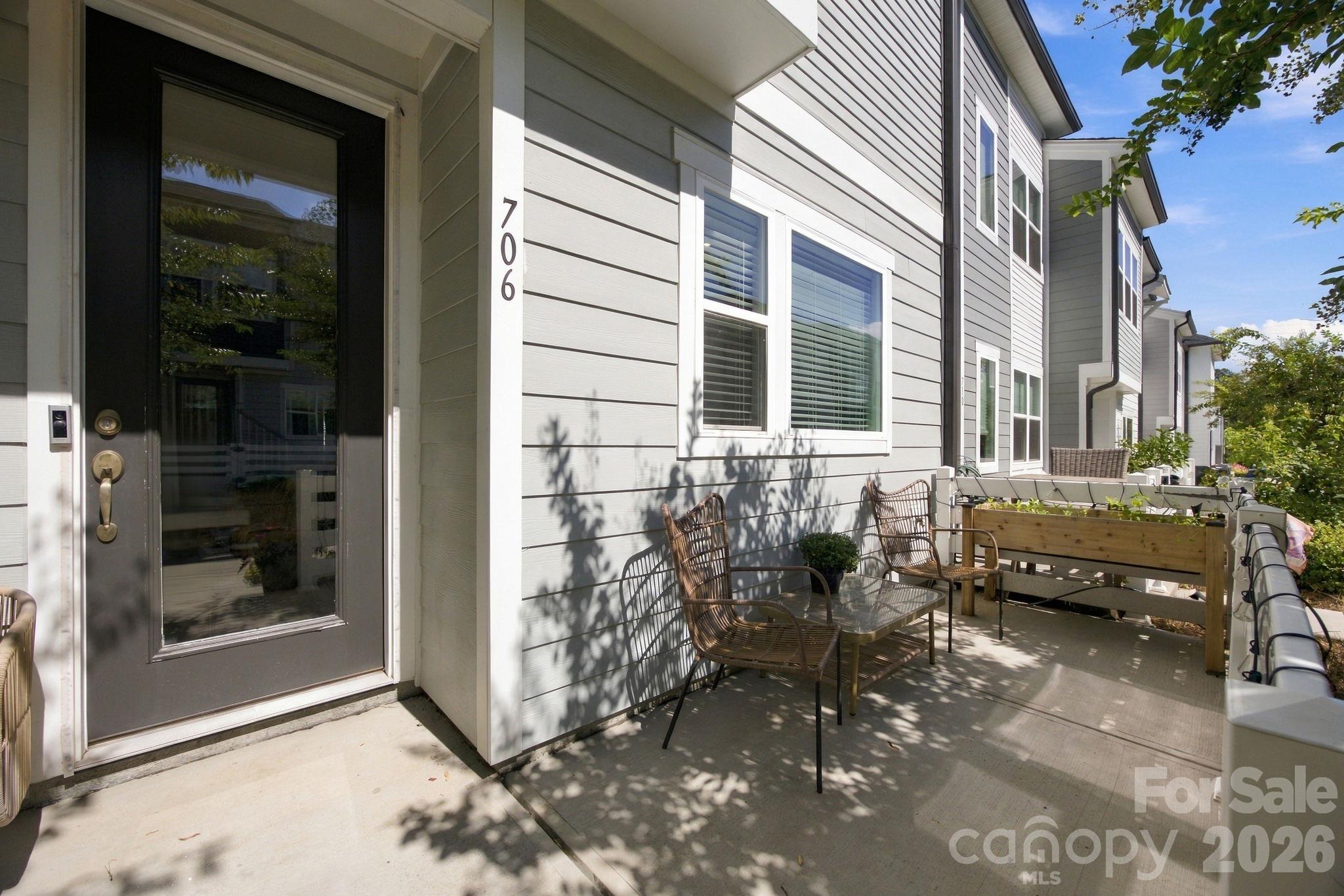 706 Redd Alley — photo