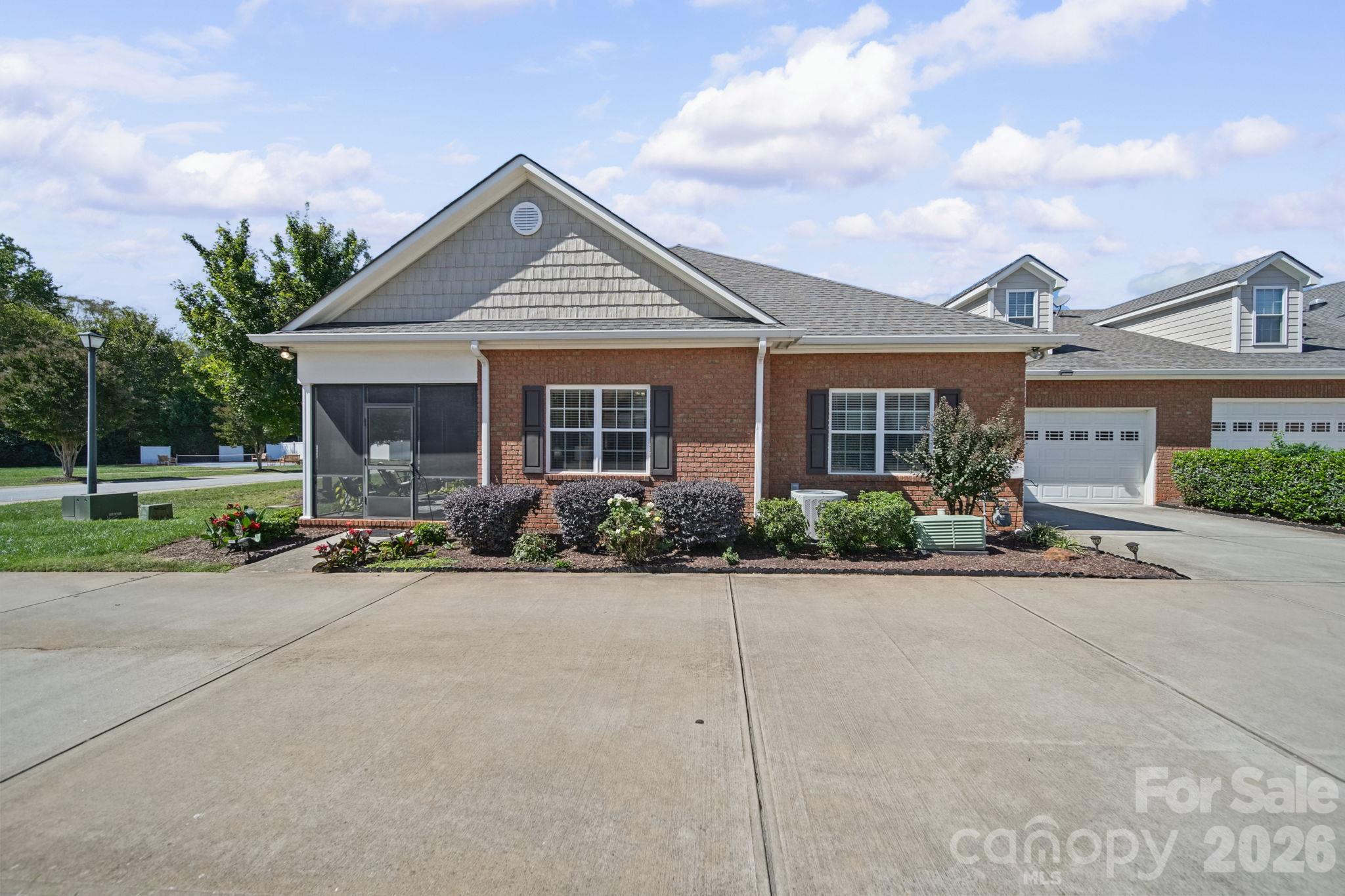2367 Stardust Court — photo
