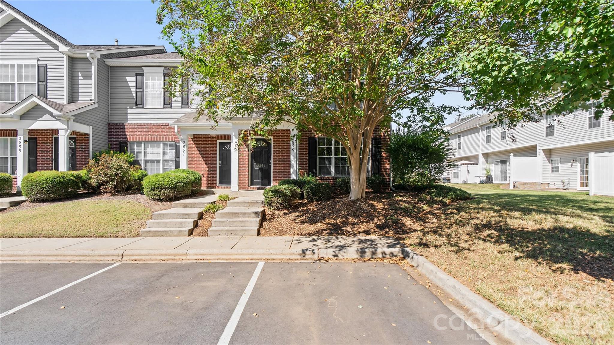 2859 Summergrove Court — photo