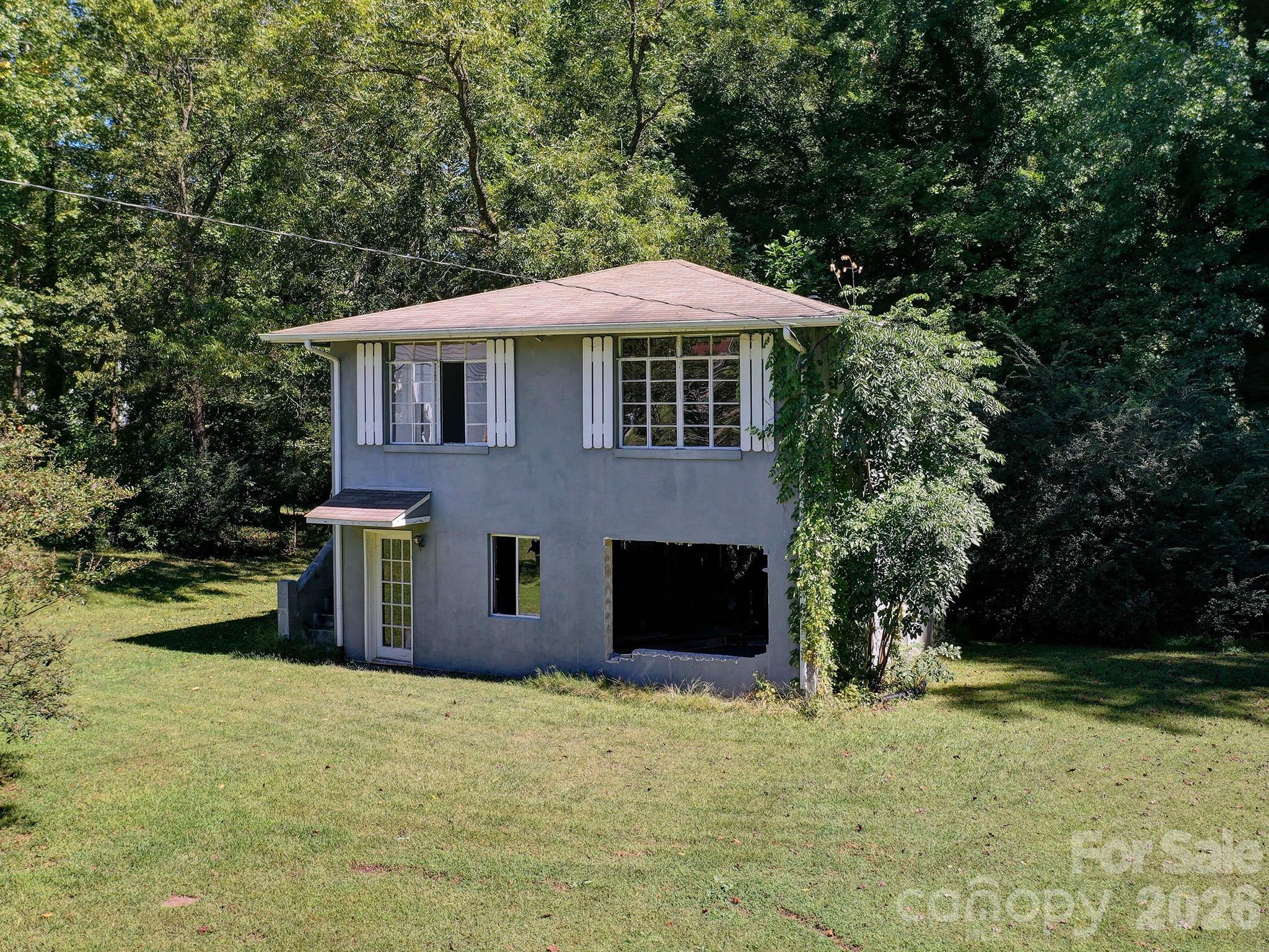 213 Hahn Place SE — photo