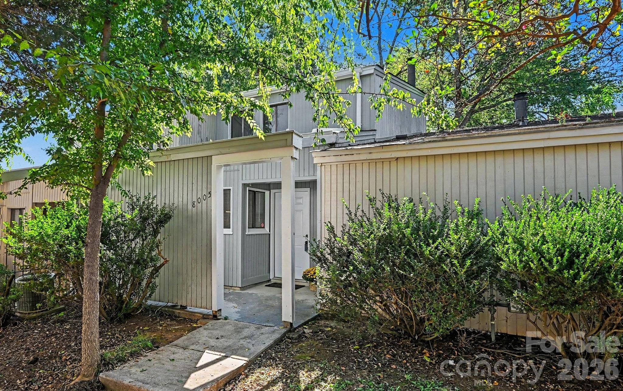 8005 Horse Chestnut Lane — photo