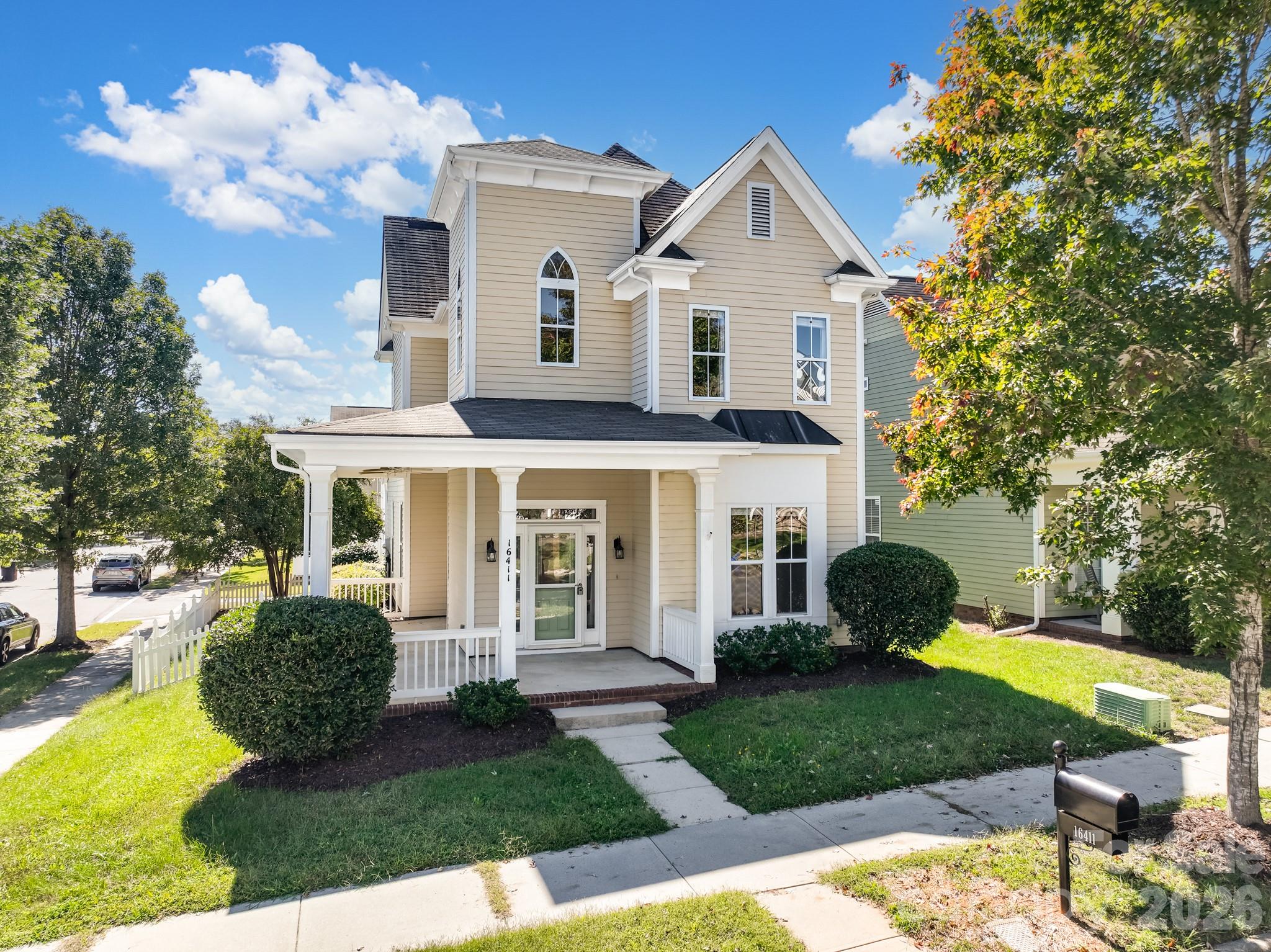 16411 Leavitt Lane — photo