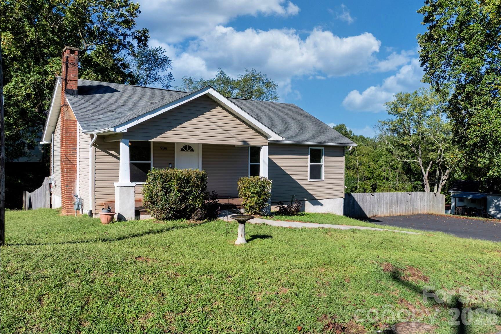 934 Fairview Drive SW — photo