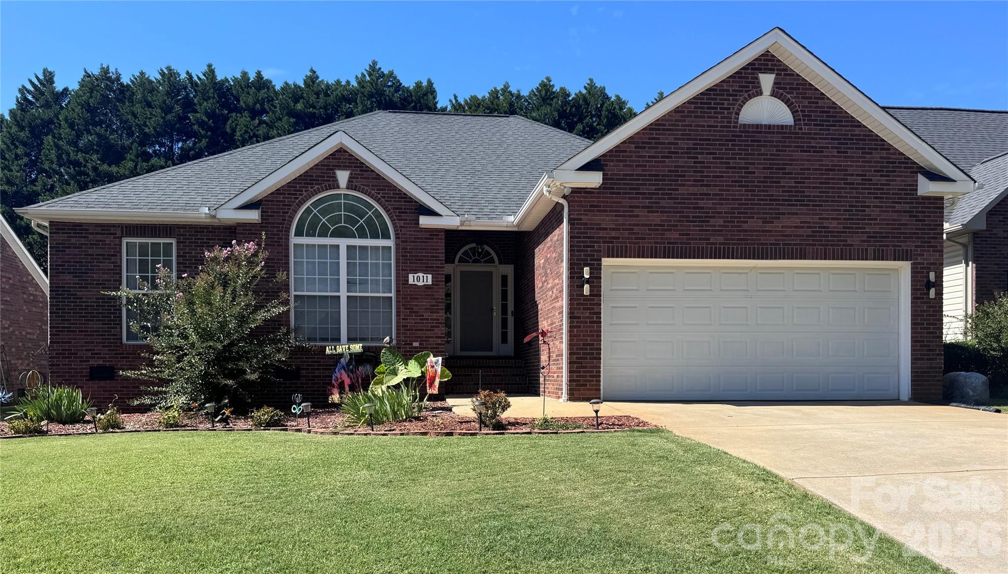 1011 Overhill Road — photo