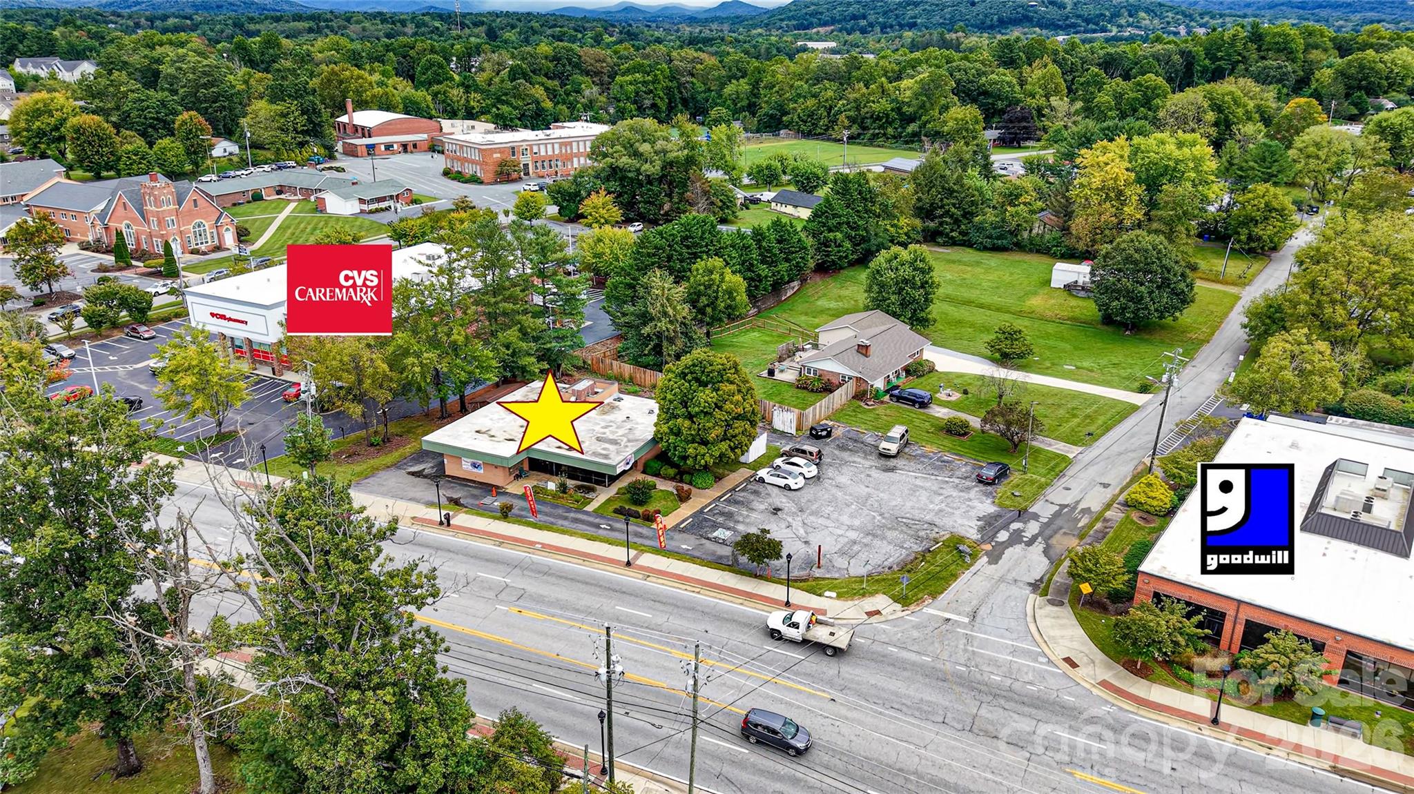 3484 Hendersonville Road — photo