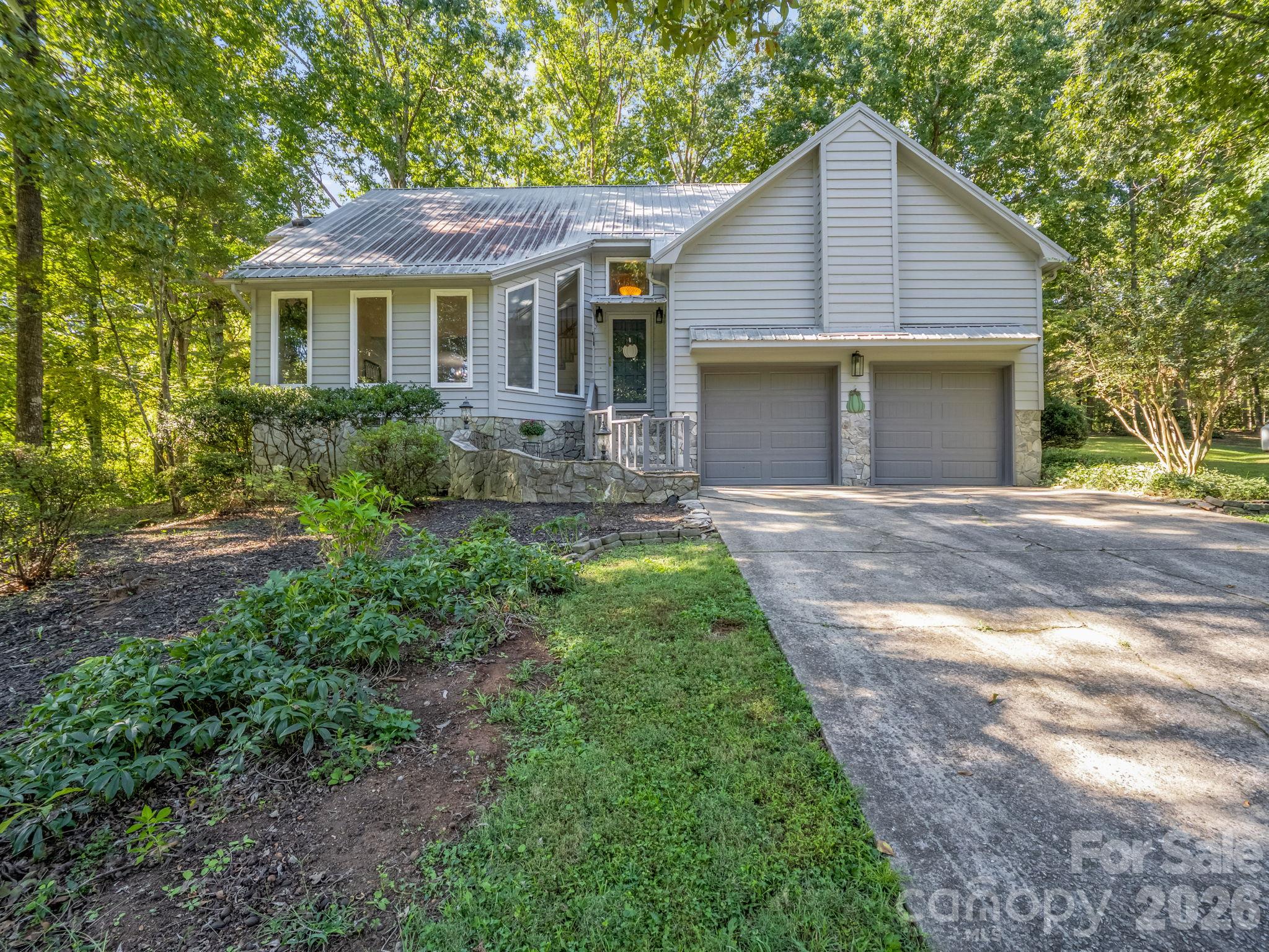 271 Anne Street — photo