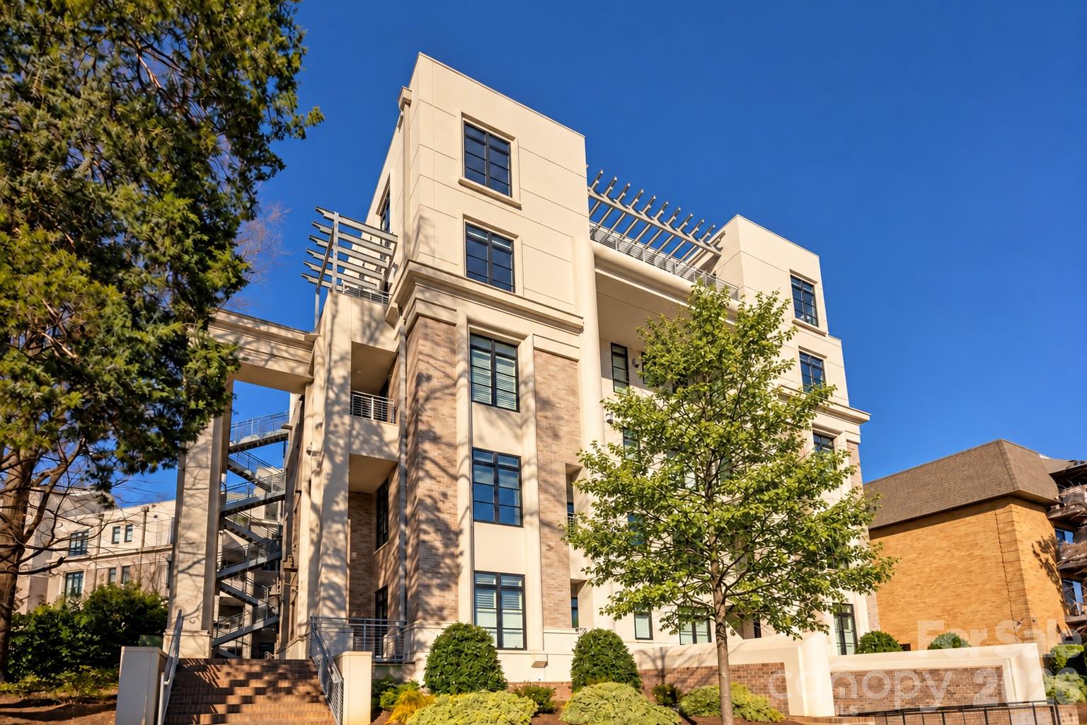 1333 Queens Road C4 — photo