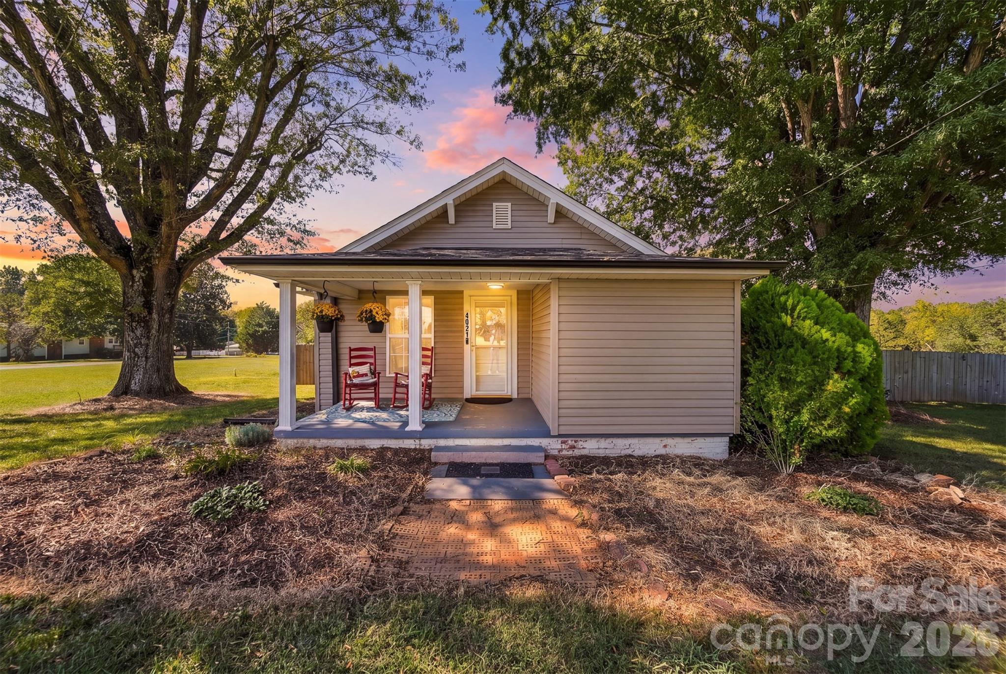4021 Sulphur Springs Road NE — photo