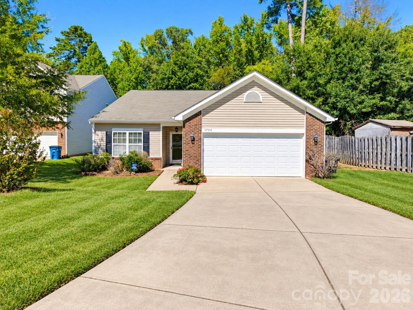 1704 Swan Drive — photo