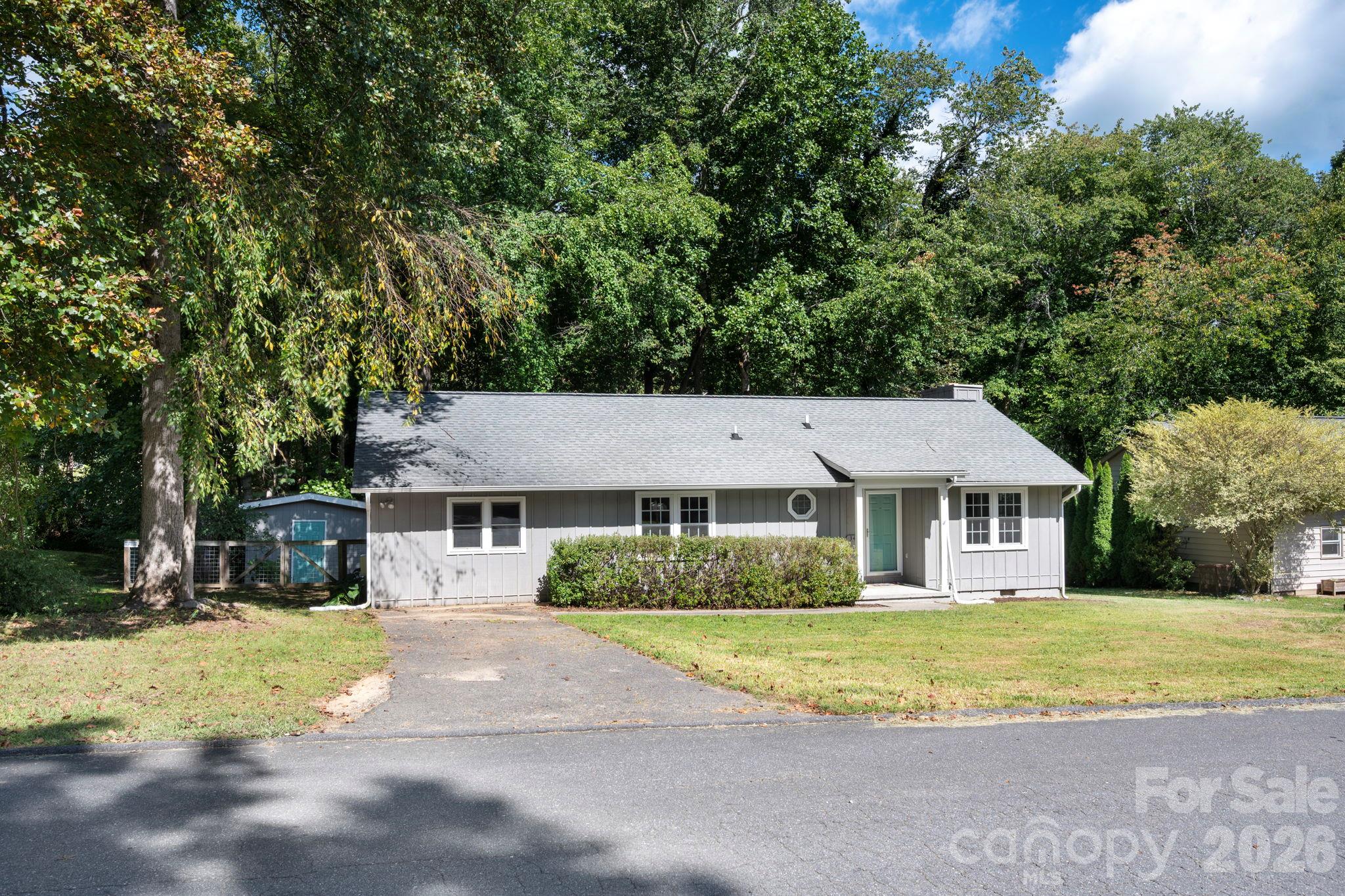 340 Genesis Circle — photo