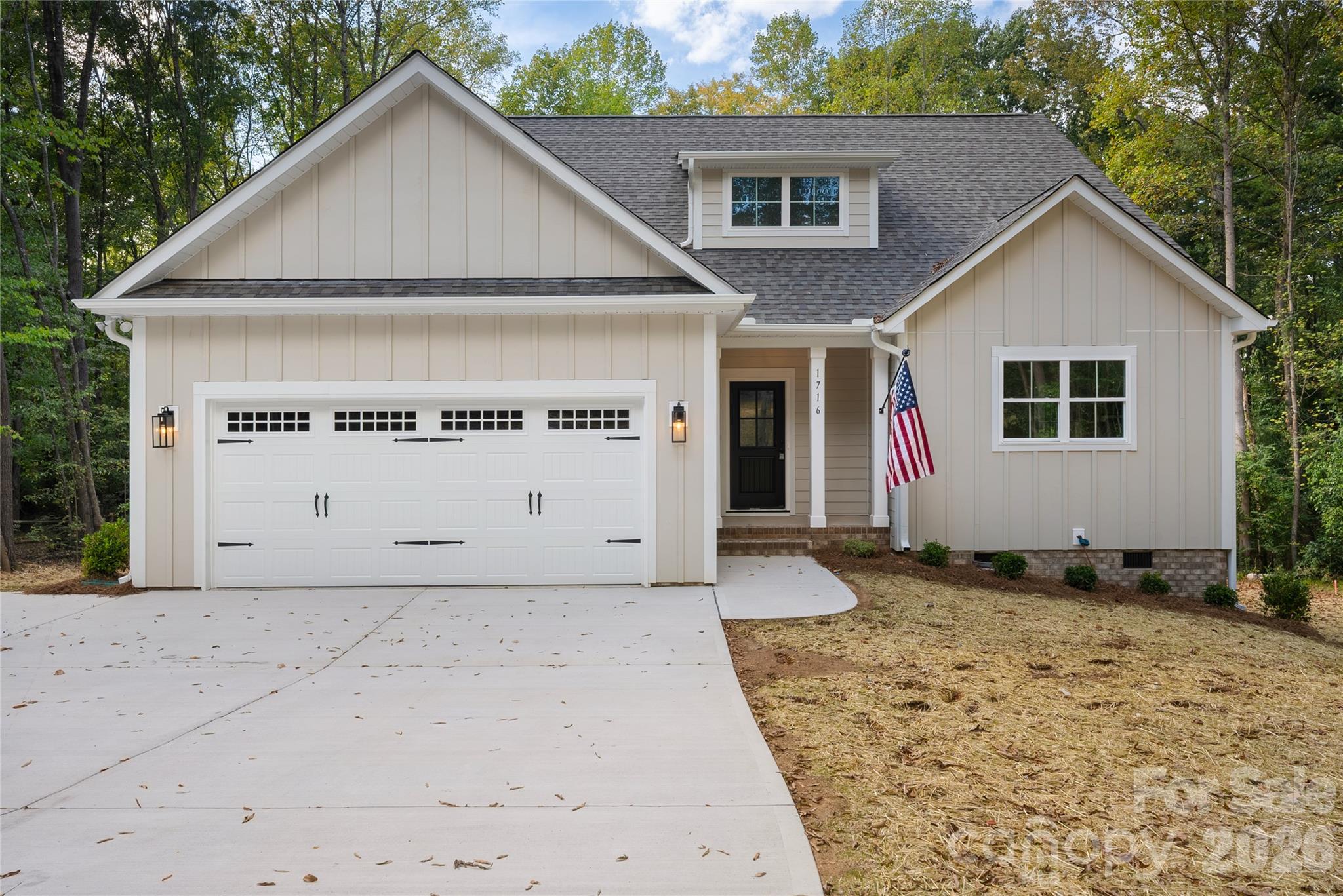 1716 Lake Lee Drive — photo