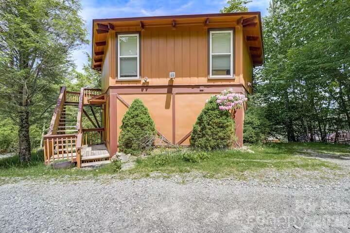 102 Cricket Way — photo