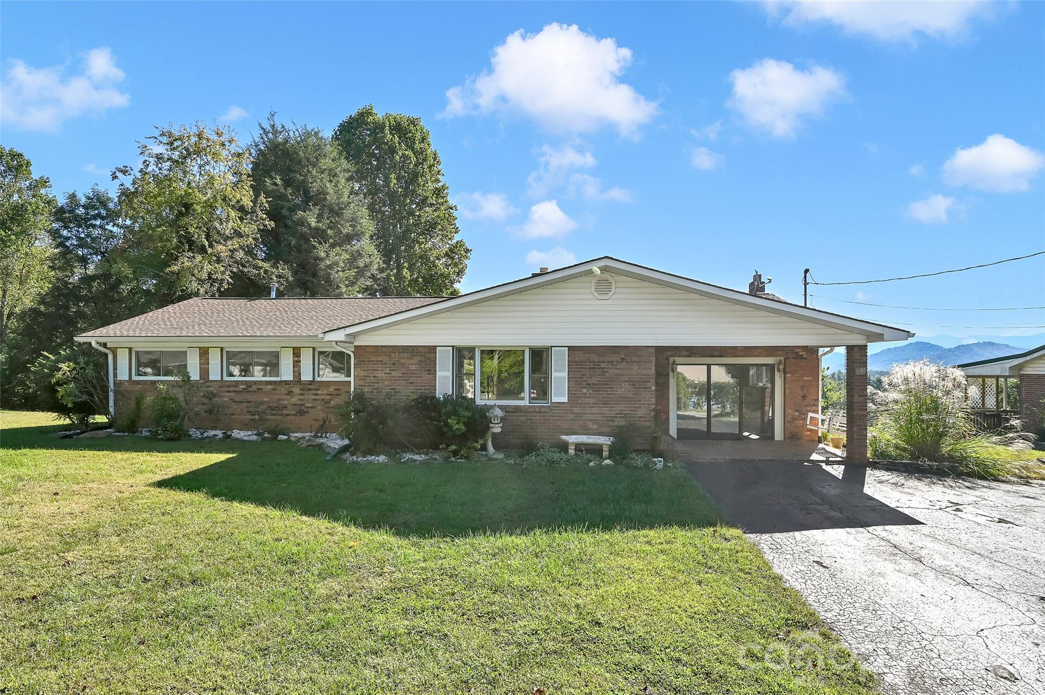111 Woodland Drive — photo