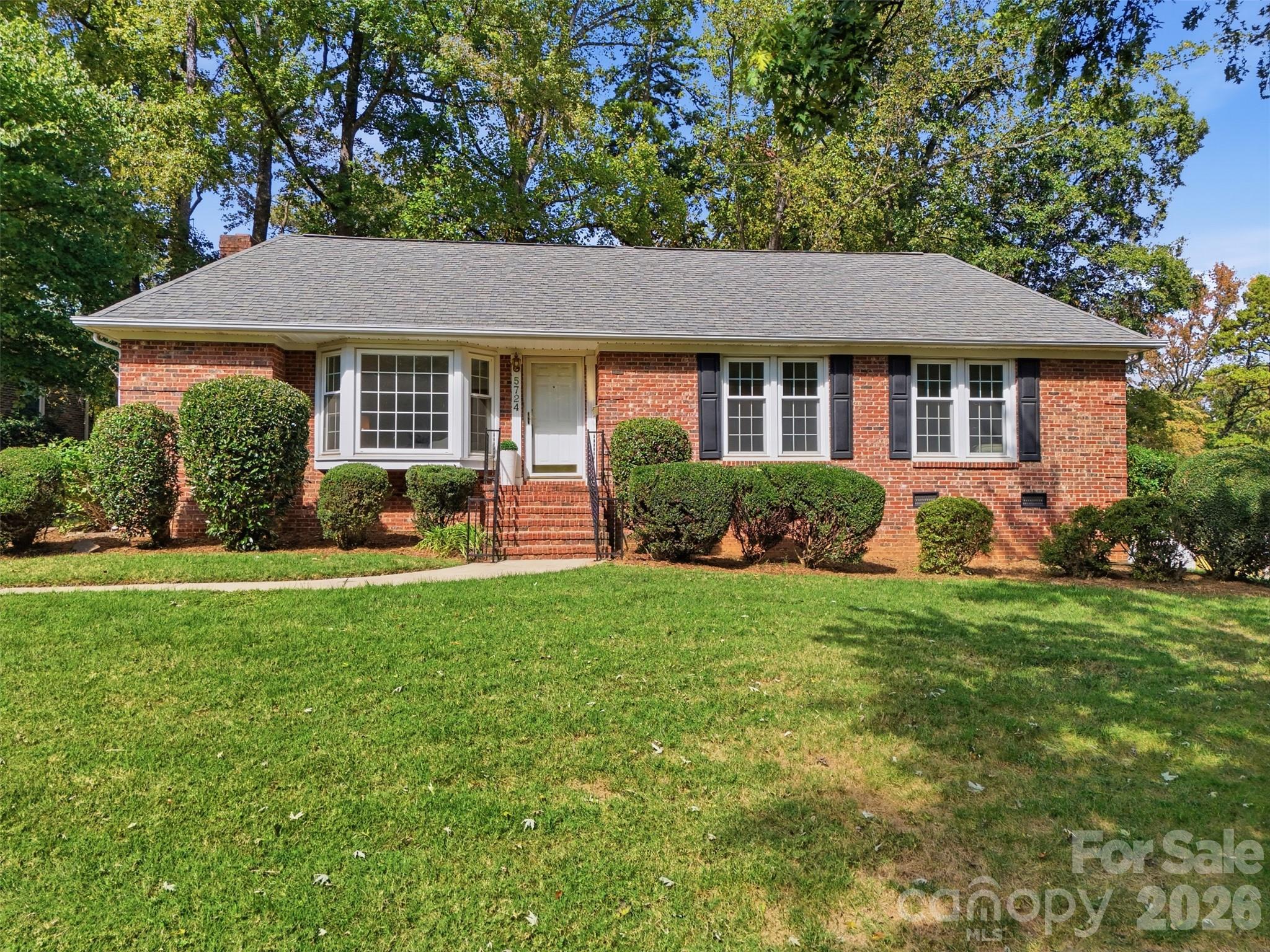 5724 Telfair Road — photo