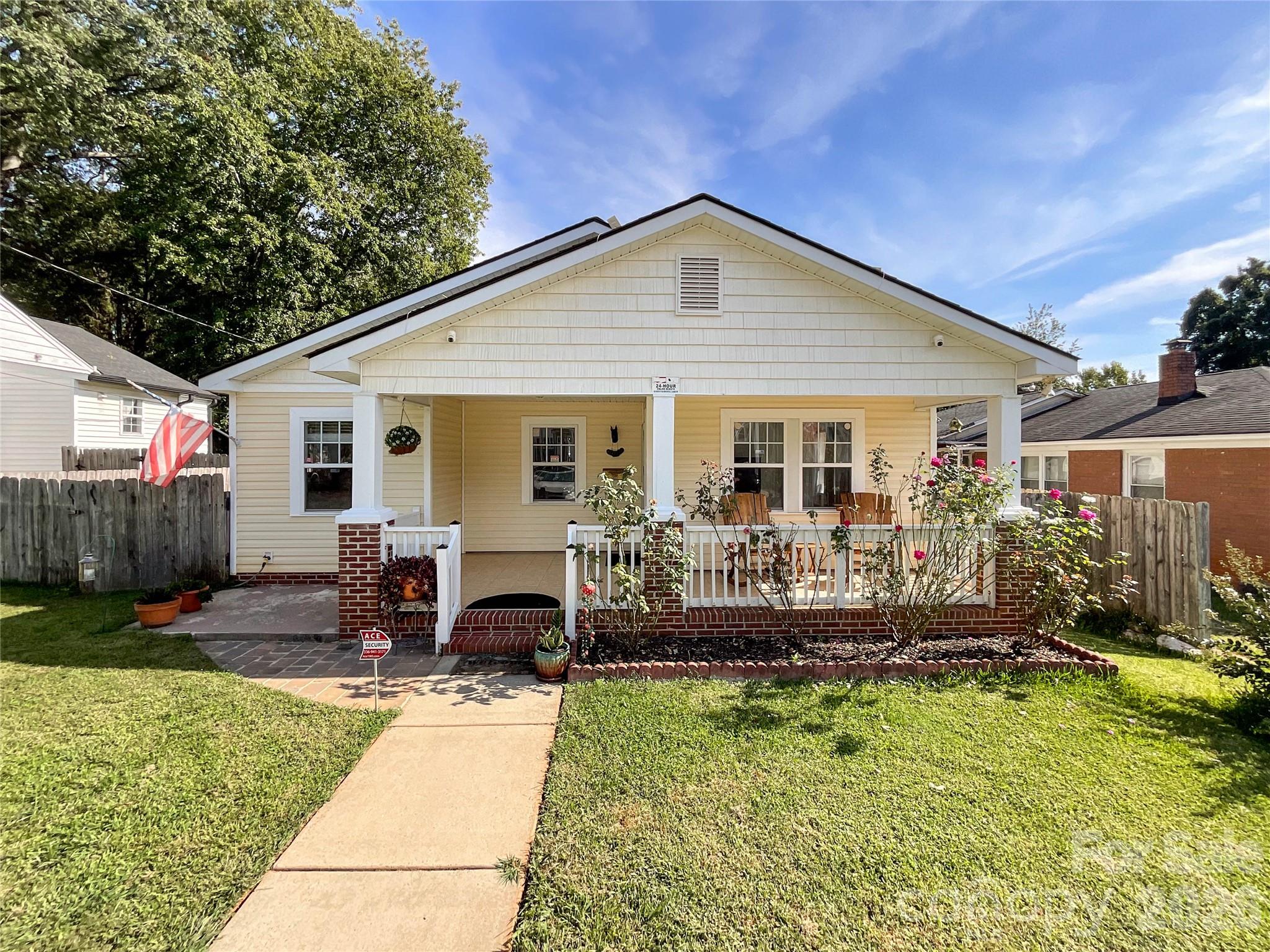 1501 Effingham Road — photo