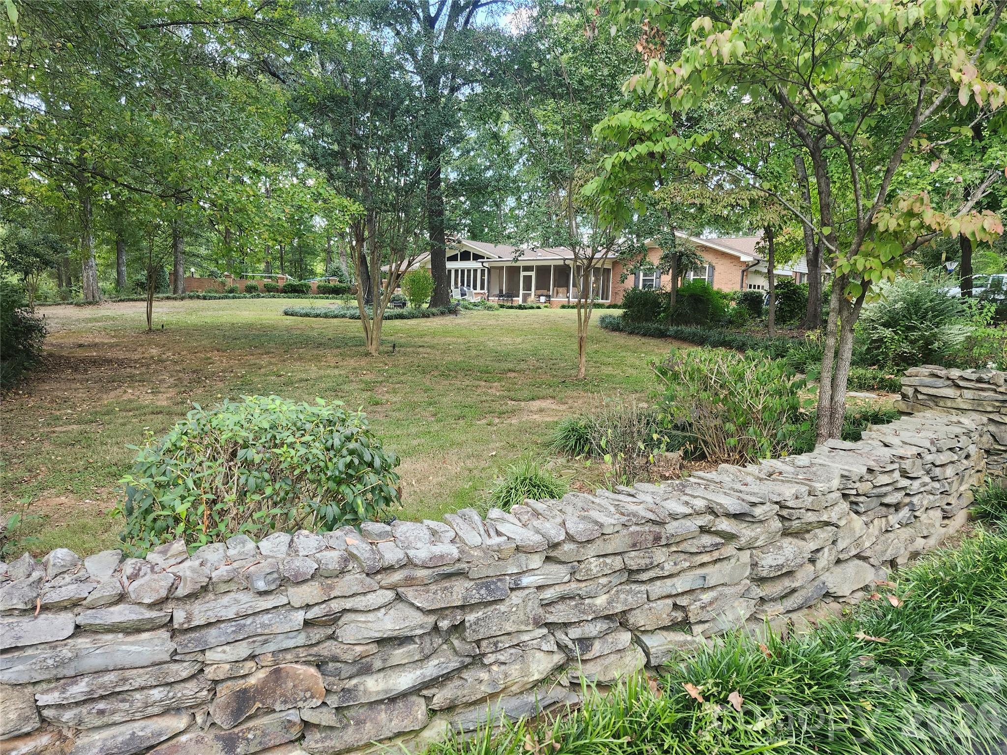 2409 Griffith Road — photo
