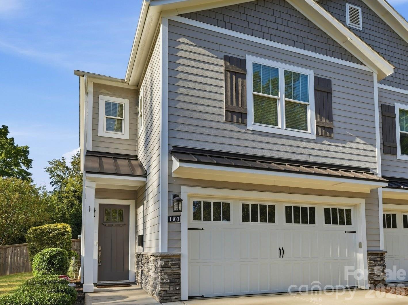 1303 Cortland Road E — photo