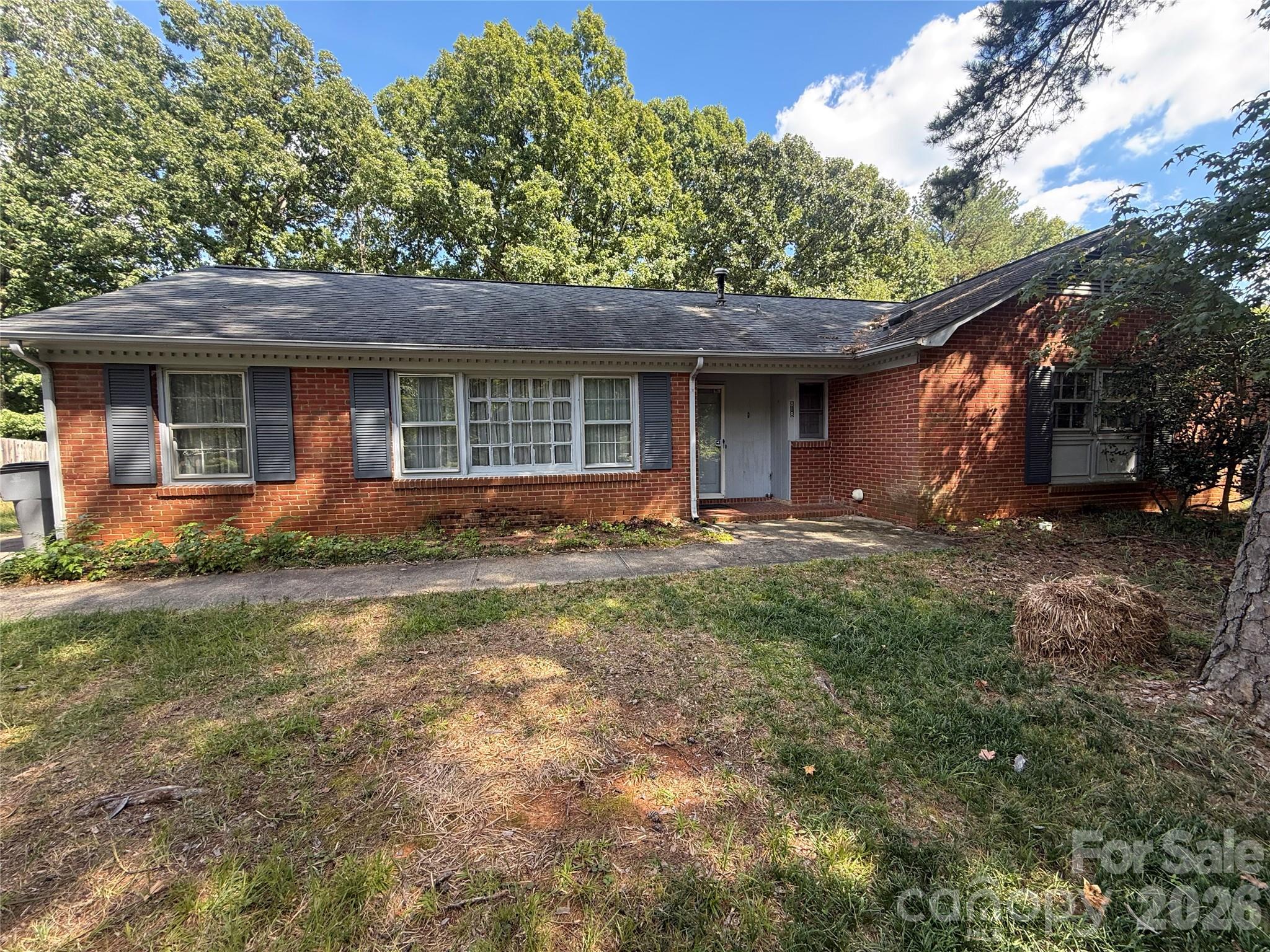 818 McLaughlin Drive — photo