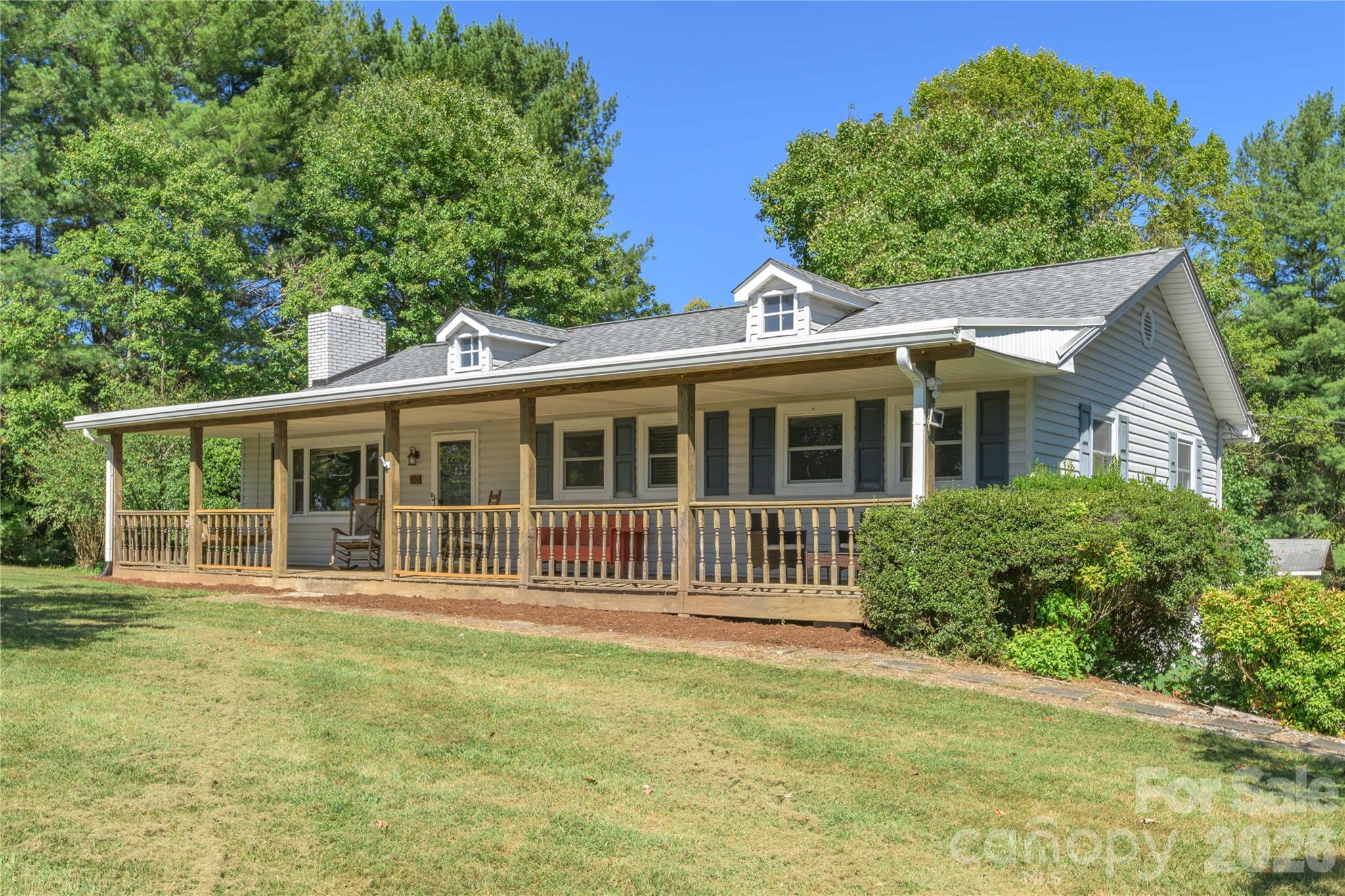 550 Enka Lake Road — photo