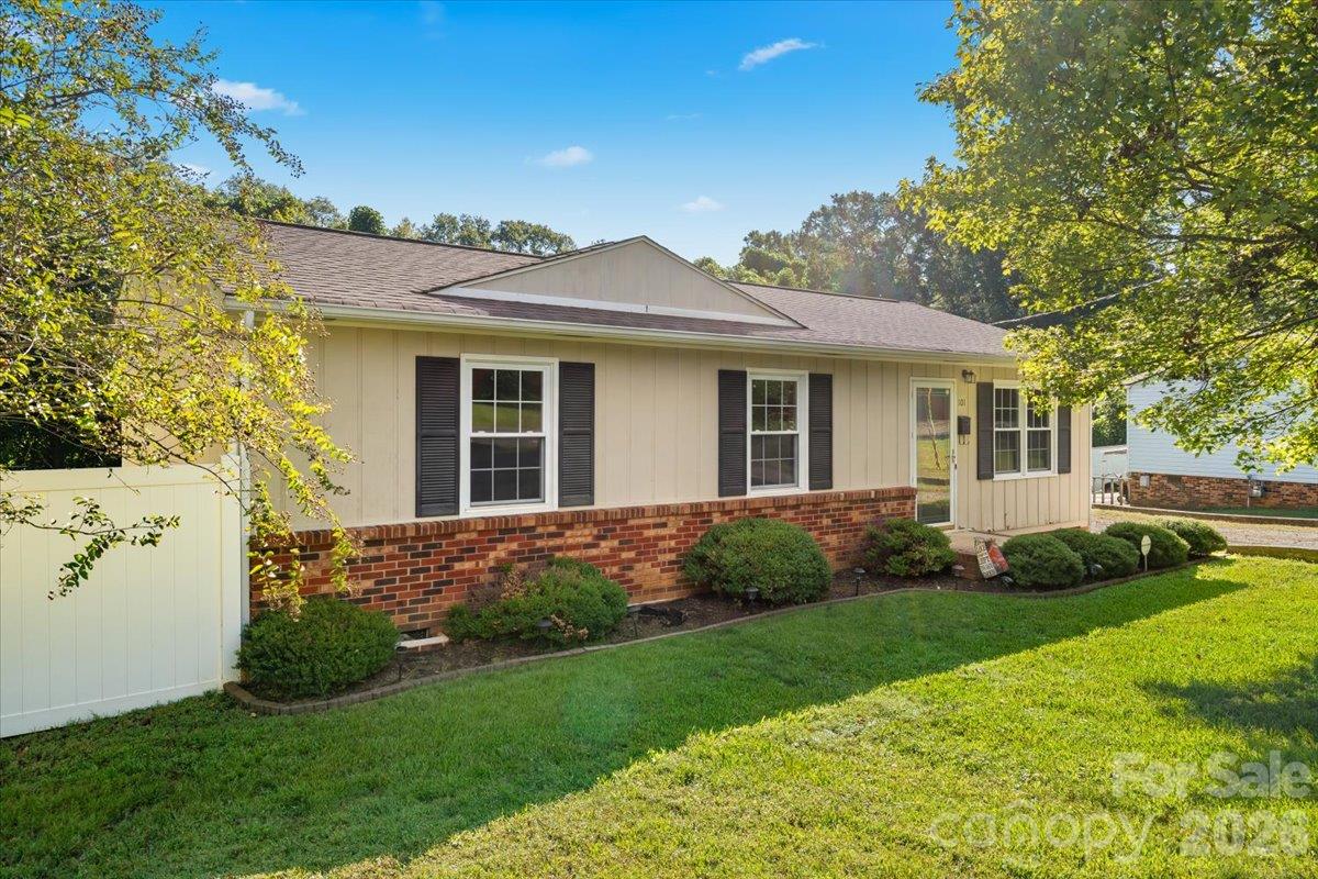 101 Cedar Lane — photo