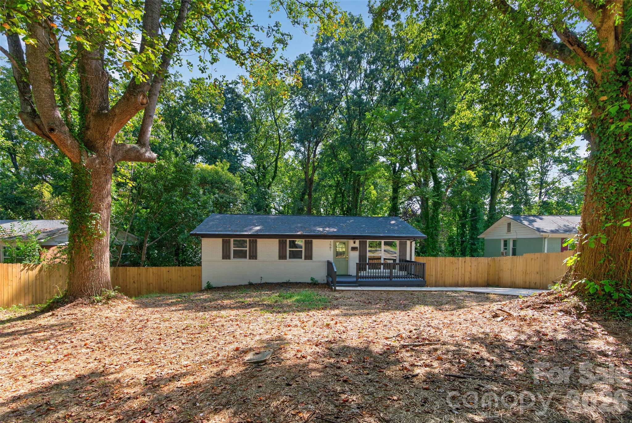 1561 Westdale Drive — photo