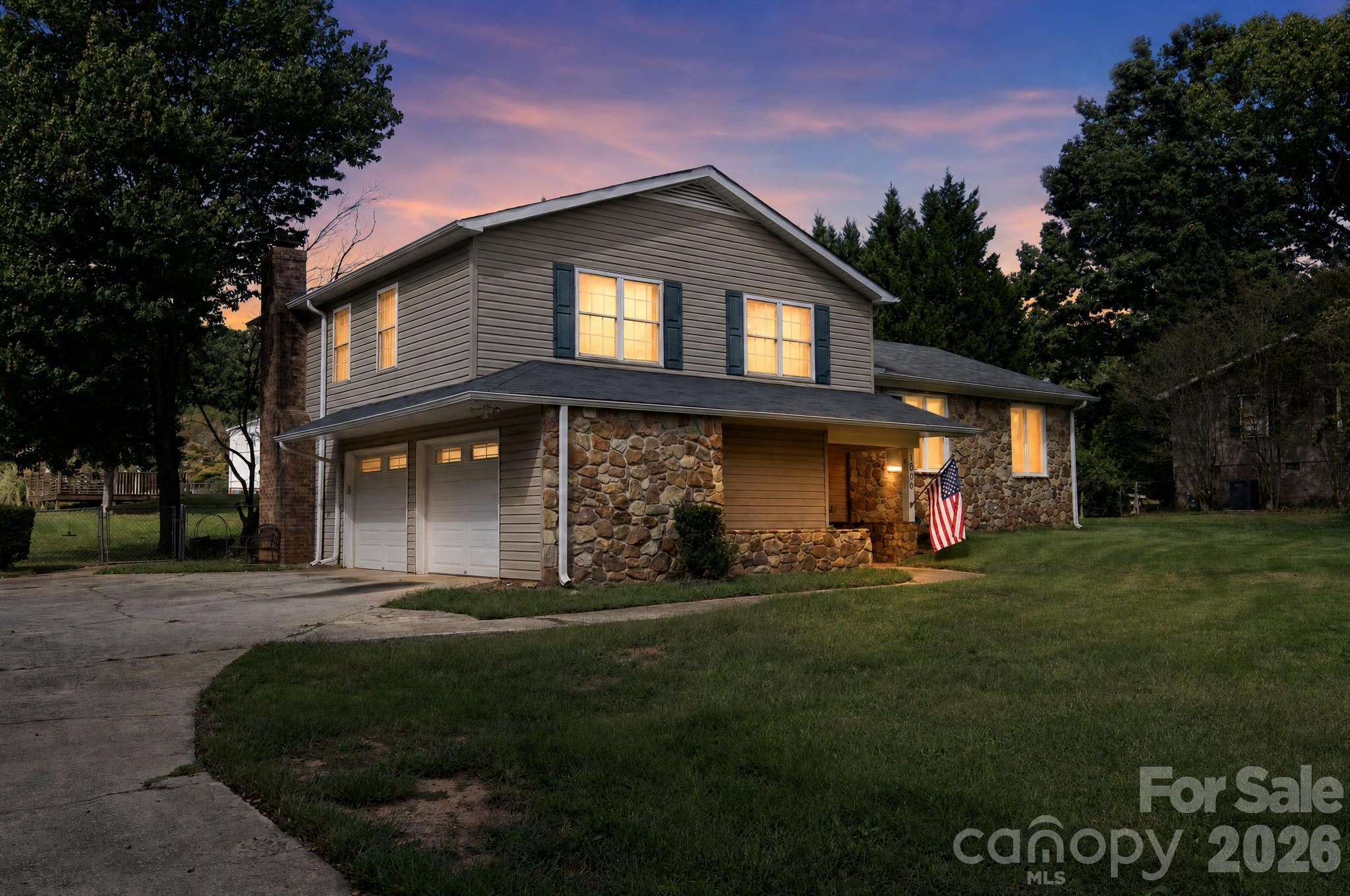1206 Three Bridges Road — photo