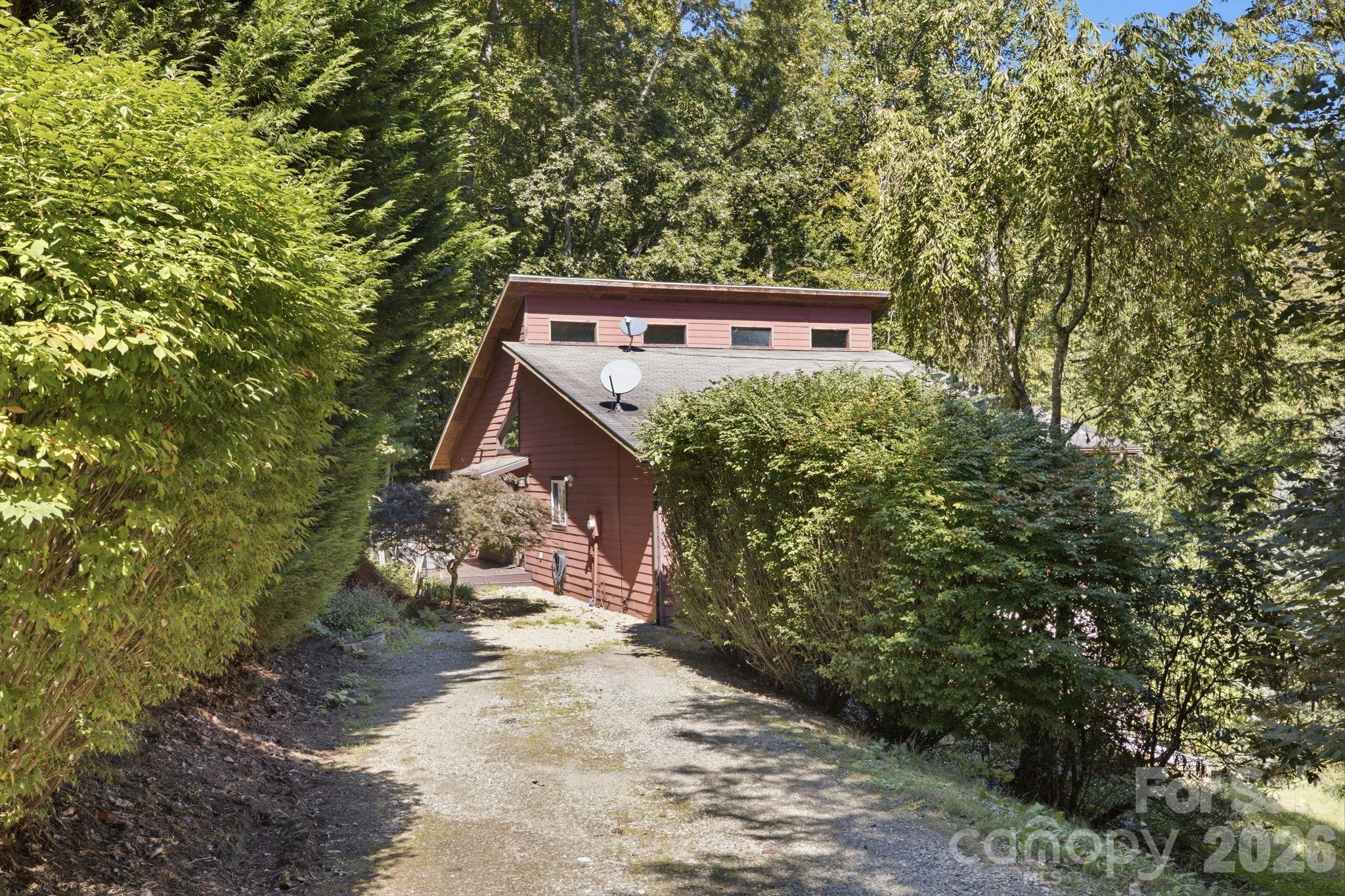 621 Trout Cove Road — photo