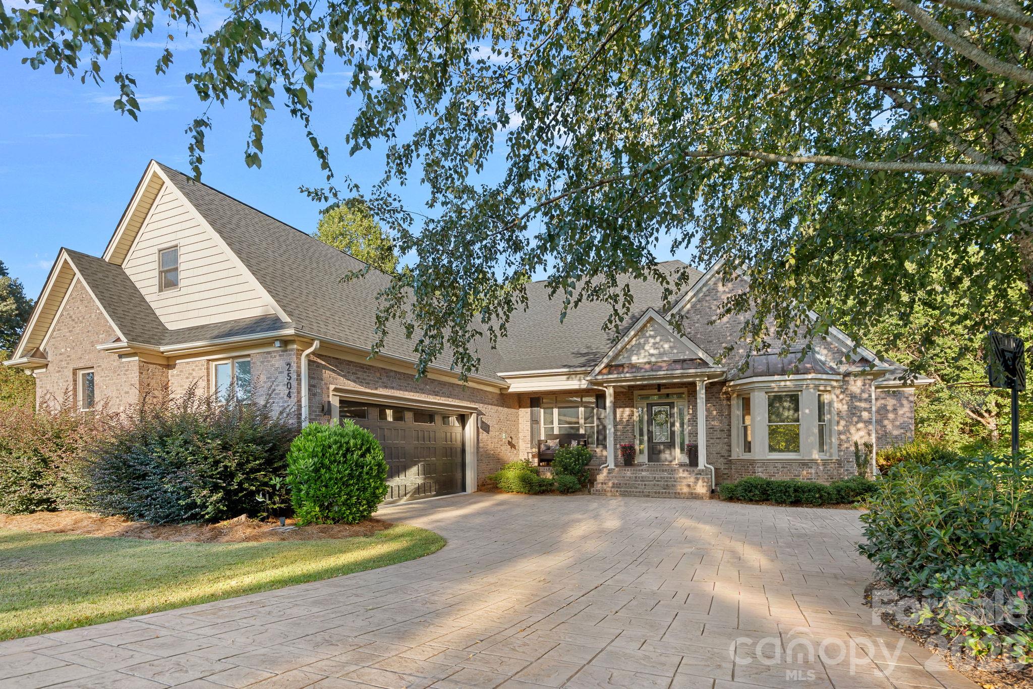 2504 Stoneview Court — photo